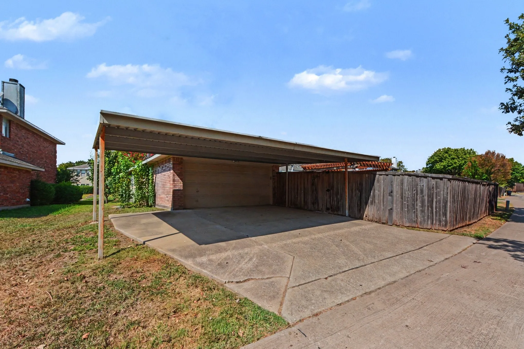 Single Family Residence For Rent in Collin County , 1306 Woodmont Drive, Allen, Texas 75002, 3 Bedroom, 2 Bathroom, 2 Garage spaces, 1,980 Sqft, built in 1997, mls#21395115, Real Estate Agent in Allen, Homes For Rent in Collin county, Homes For Rent in Allen, Realtor in Allen Texas, Real Estate Brokerage Independent Realty Texas, Luminita Cordes Realtor