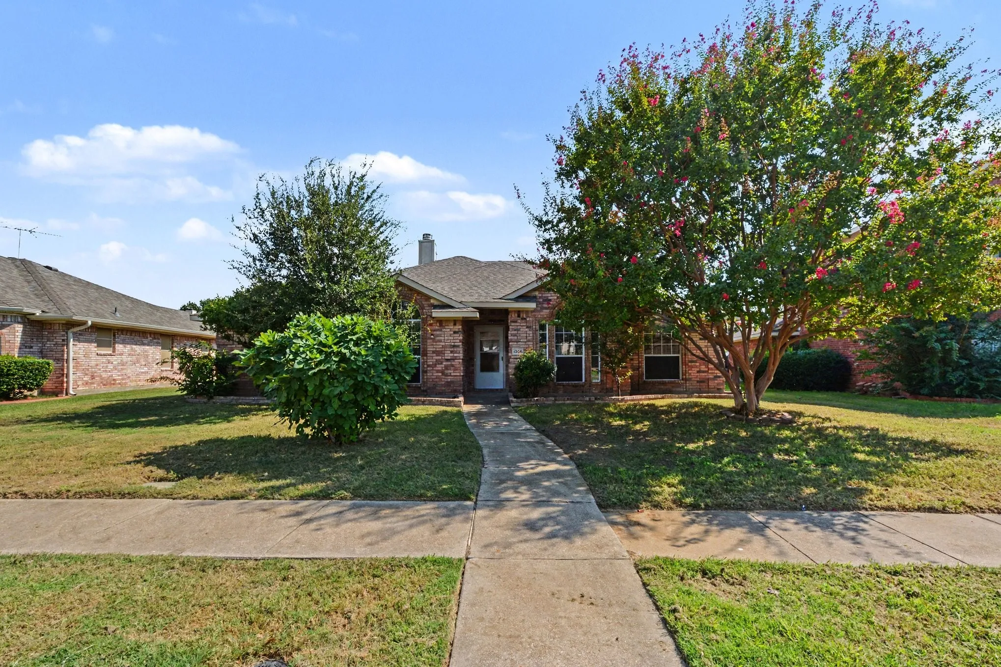 Single Family Residence For Rent
