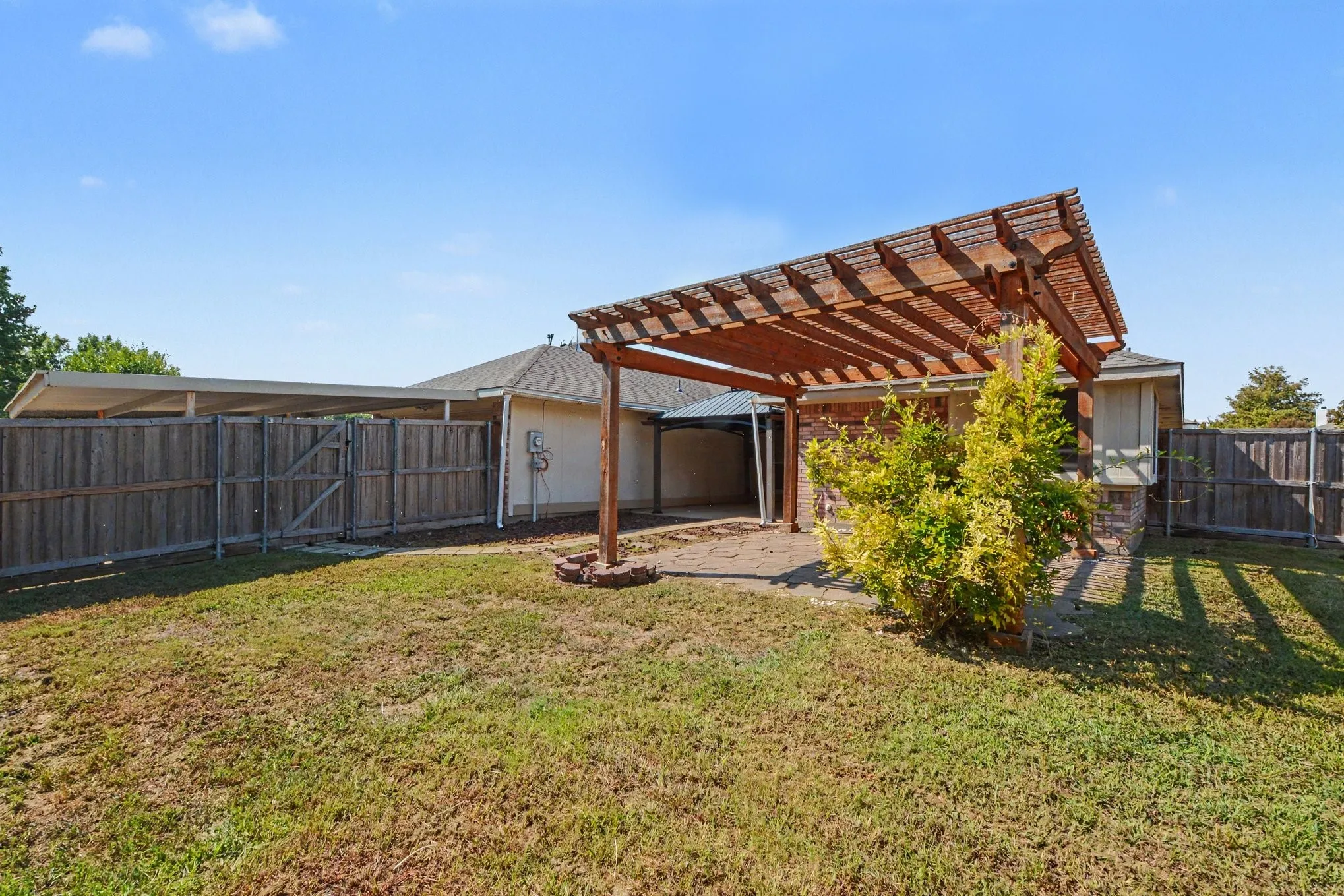 Single Family Residence For Rent in Collin County , 1306 Woodmont Drive, Allen, Texas 75002, 3 Bedroom, 2 Bathroom, 2 Garage spaces, 1,980 Sqft, built in 1997, mls#21395115, Real Estate Agent in Allen, Homes For Rent in Collin county, Homes For Rent in Allen, Realtor in Allen Texas, Real Estate Brokerage Independent Realty Texas, Luminita Cordes Realtor