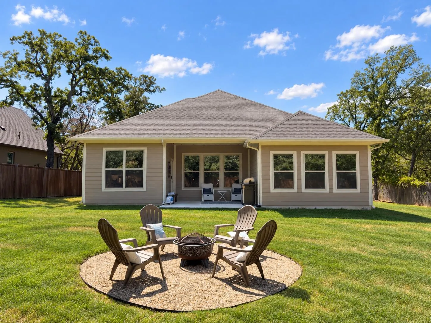 Single Family Residence For Sale in Cooke County , 214 Colt Drive, Lake Kiowa, Texas 76240, 4 Bedroom, 3 Bathroom, 3 Garage spaces, 2,025 Sqft, built in 2024, mls#21395102, Real Estate Agent in Lake Kiowa, Homes For Sale in Cooke county, Homes For Sale in Lake Kiowa, Realtor in Lake Kiowa Texas, Real Estate Brokerage Independent Realty Texas, Luminita Cordes Realtor
