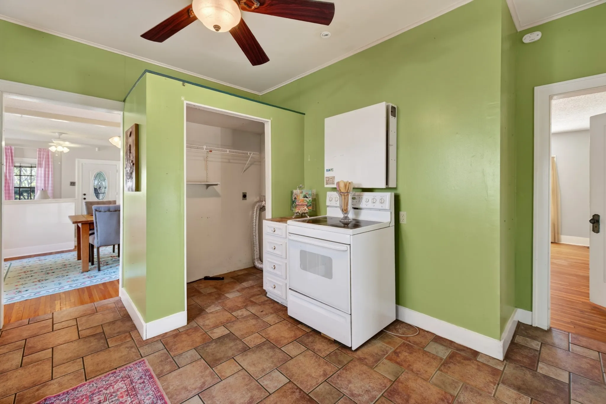 Single Family Residence For Sale in Taylor County , 1018 Grand Avenue, Abilene, Texas 79605, 2 Bedroom, 2 Bathroom, Garage spaces, 1,374 Sqft, built in 1921, mls#21395070, Real Estate Agent in Abilene, Homes For Sale in Taylor county, Homes For Sale in Abilene, Realtor in Abilene Texas, Real Estate Brokerage Independent Realty Texas, Luminita Cordes Realtor