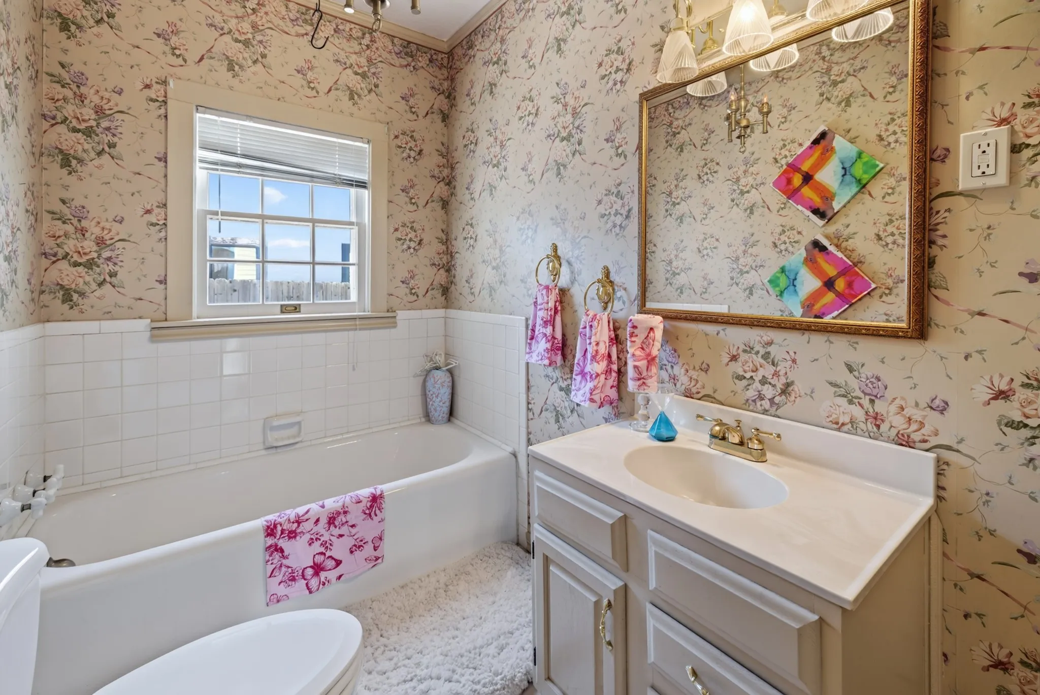 Single Family Residence For Sale in Taylor County , 1018 Grand Avenue, Abilene, Texas 79605, 2 Bedroom, 2 Bathroom, Garage spaces, 1,374 Sqft, built in 1921, mls#21395070, Real Estate Agent in Abilene, Homes For Sale in Taylor county, Homes For Sale in Abilene, Realtor in Abilene Texas, Real Estate Brokerage Independent Realty Texas, Luminita Cordes Realtor