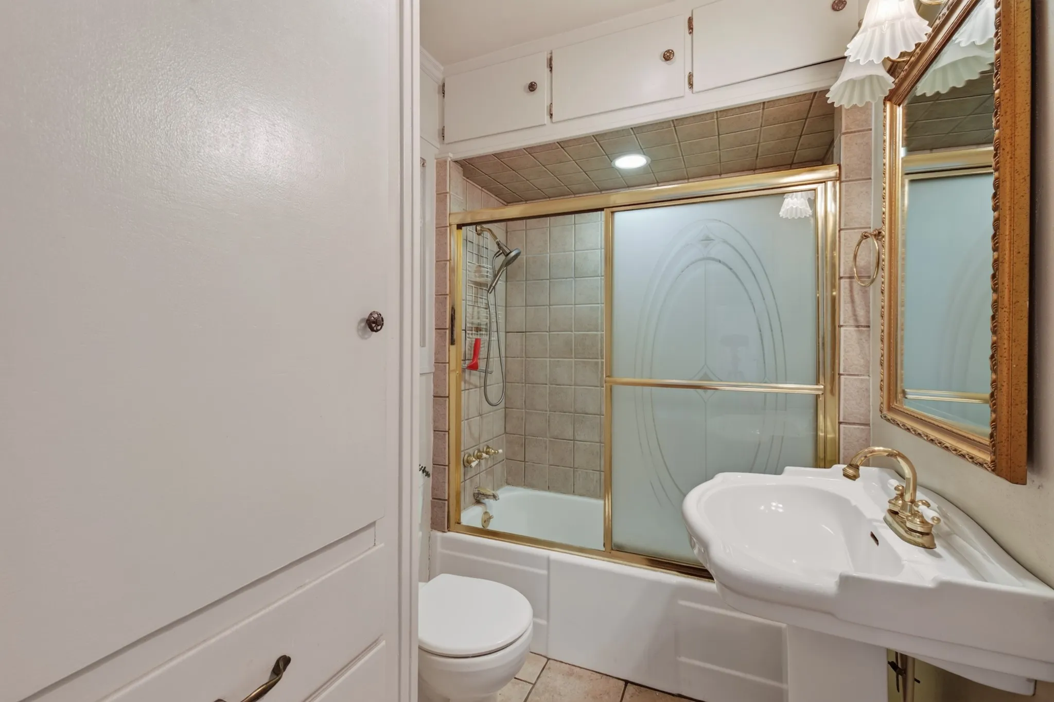 Single Family Residence For Sale in Taylor County , 1018 Grand Avenue, Abilene, Texas 79605, 2 Bedroom, 2 Bathroom, Garage spaces, 1,374 Sqft, built in 1921, mls#21395070, Real Estate Agent in Abilene, Homes For Sale in Taylor county, Homes For Sale in Abilene, Realtor in Abilene Texas, Real Estate Brokerage Independent Realty Texas, Luminita Cordes Realtor
