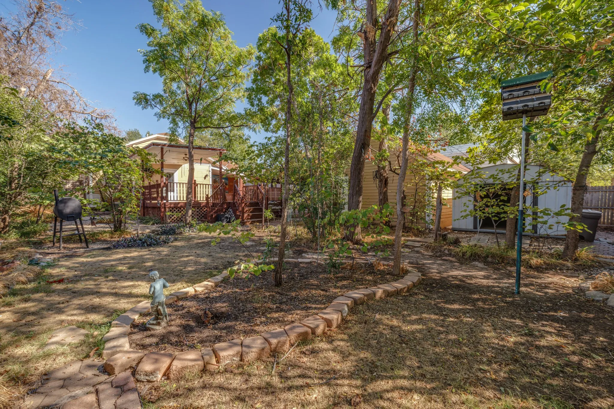 Single Family Residence For Sale in Taylor County , 1018 Grand Avenue, Abilene, Texas 79605, 2 Bedroom, 2 Bathroom, Garage spaces, 1,374 Sqft, built in 1921, mls#21395070, Real Estate Agent in Abilene, Homes For Sale in Taylor county, Homes For Sale in Abilene, Realtor in Abilene Texas, Real Estate Brokerage Independent Realty Texas, Luminita Cordes Realtor
