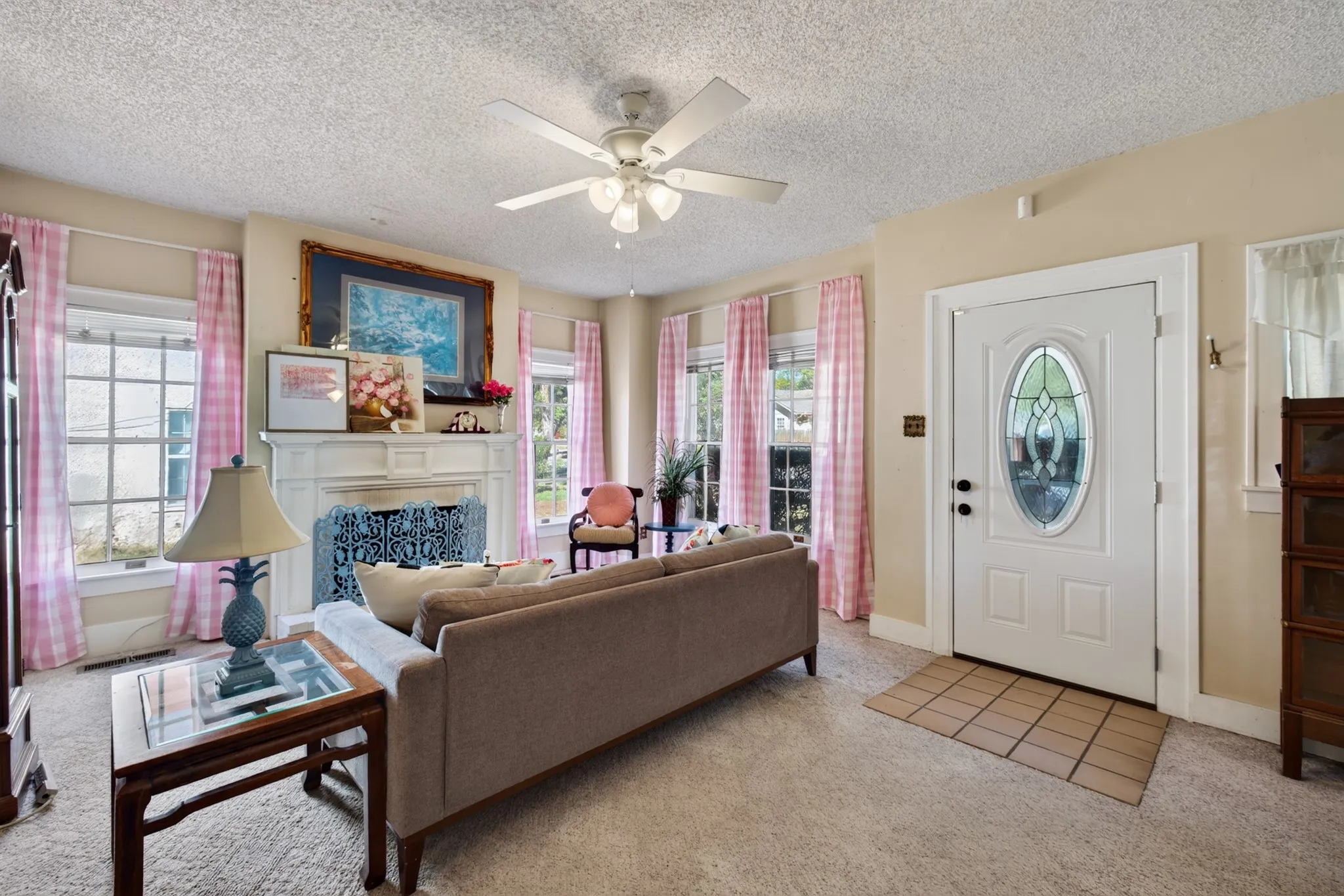 Single Family Residence For Sale in Taylor County , 1018 Grand Avenue, Abilene, Texas 79605, 2 Bedroom, 2 Bathroom, Garage spaces, 1,374 Sqft, built in 1921, mls#21395070, Real Estate Agent in Abilene, Homes For Sale in Taylor county, Homes For Sale in Abilene, Realtor in Abilene Texas, Real Estate Brokerage Independent Realty Texas, Luminita Cordes Realtor