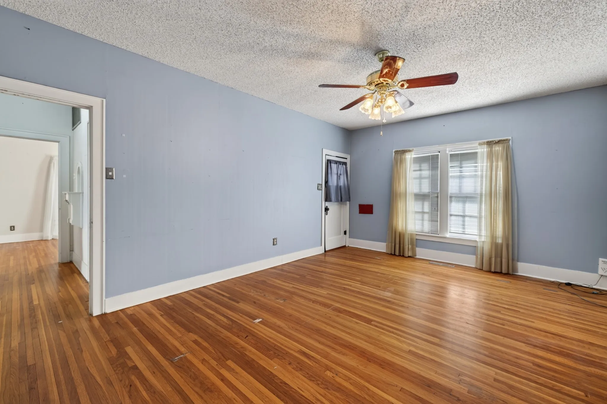 Single Family Residence For Sale in Taylor County , 1018 Grand Avenue, Abilene, Texas 79605, 2 Bedroom, 2 Bathroom, Garage spaces, 1,374 Sqft, built in 1921, mls#21395070, Real Estate Agent in Abilene, Homes For Sale in Taylor county, Homes For Sale in Abilene, Realtor in Abilene Texas, Real Estate Brokerage Independent Realty Texas, Luminita Cordes Realtor