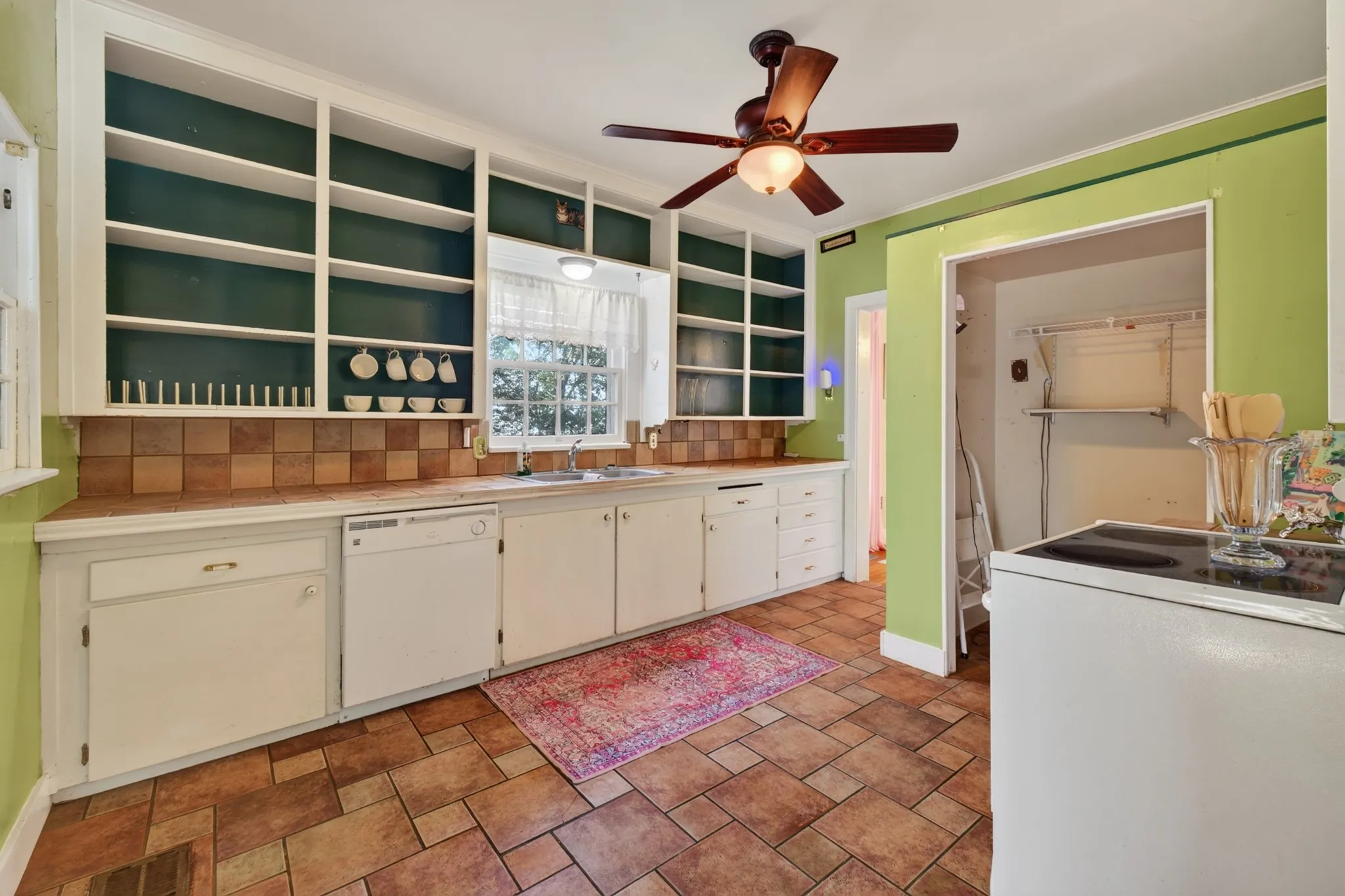 Single Family Residence For Sale in Taylor County , 1018 Grand Avenue, Abilene, Texas 79605, 2 Bedroom, 2 Bathroom, Garage spaces, 1,374 Sqft, built in 1921, mls#21395070, Real Estate Agent in Abilene, Homes For Sale in Taylor county, Homes For Sale in Abilene, Realtor in Abilene Texas, Real Estate Brokerage Independent Realty Texas, Luminita Cordes Realtor