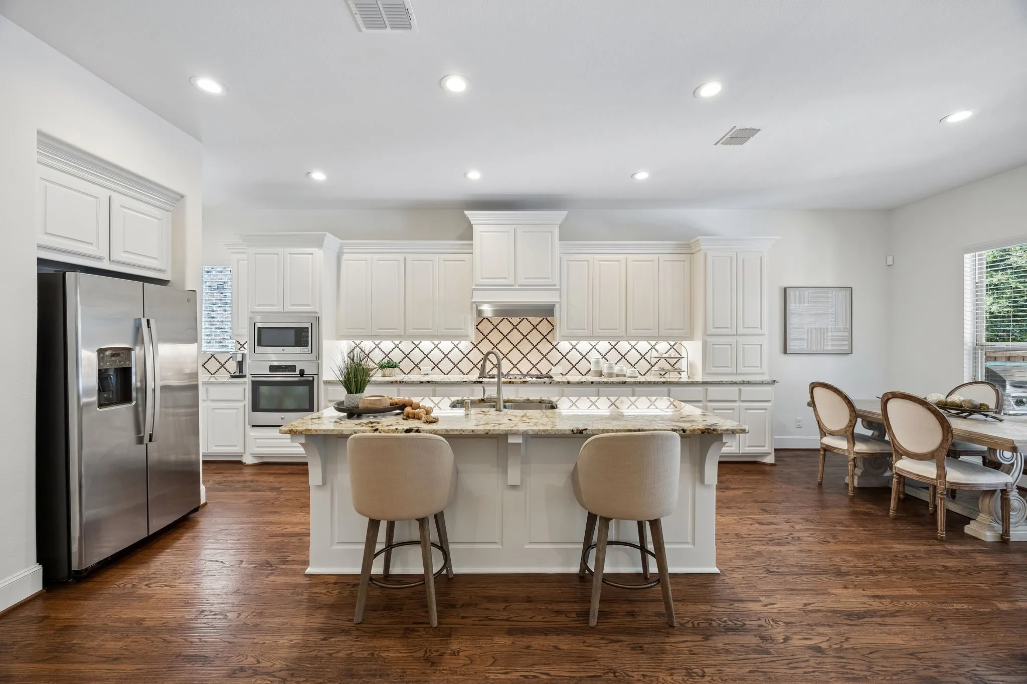 Single Family Residence For Sale in Collin County , 405 Cypress Garden Drive, Mc Kinney, Texas 75071, 4 Bedroom, 5 Bathroom, 3 Garage spaces, 3,736 Sqft, built in 2015, mls#21395078, Real Estate Agent in Mc Kinney, Homes For Sale in Collin county, Homes For Sale in Mc Kinney, Realtor in Mc Kinney Texas, Real Estate Brokerage Independent Realty Texas, Luminita Cordes Realtor