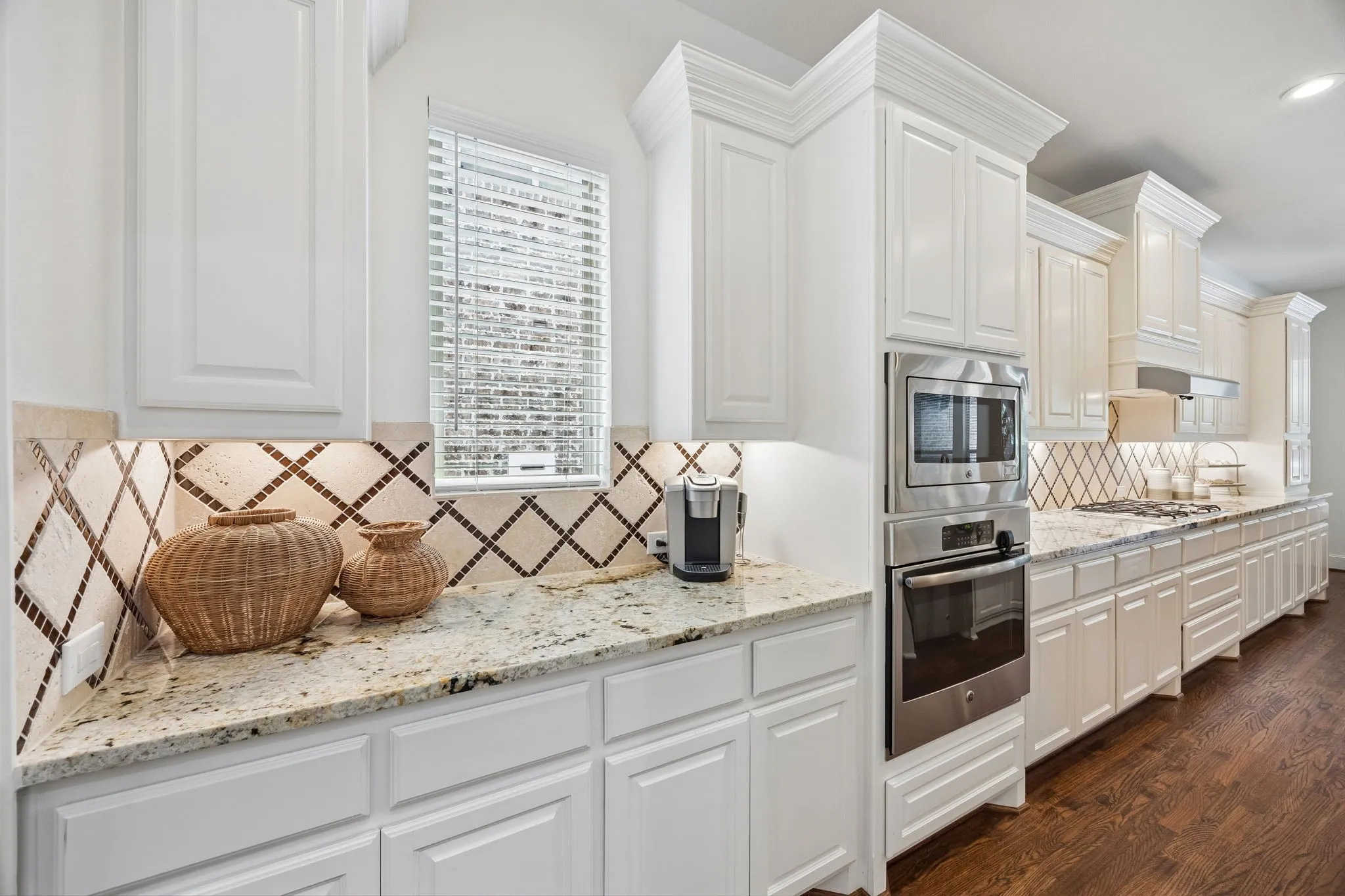 Single Family Residence For Sale in Collin County , 405 Cypress Garden Drive, Mc Kinney, Texas 75071, 4 Bedroom, 5 Bathroom, 3 Garage spaces, 3,736 Sqft, built in 2015, mls#21395078, Real Estate Agent in Mc Kinney, Homes For Sale in Collin county, Homes For Sale in Mc Kinney, Realtor in Mc Kinney Texas, Real Estate Brokerage Independent Realty Texas, Luminita Cordes Realtor