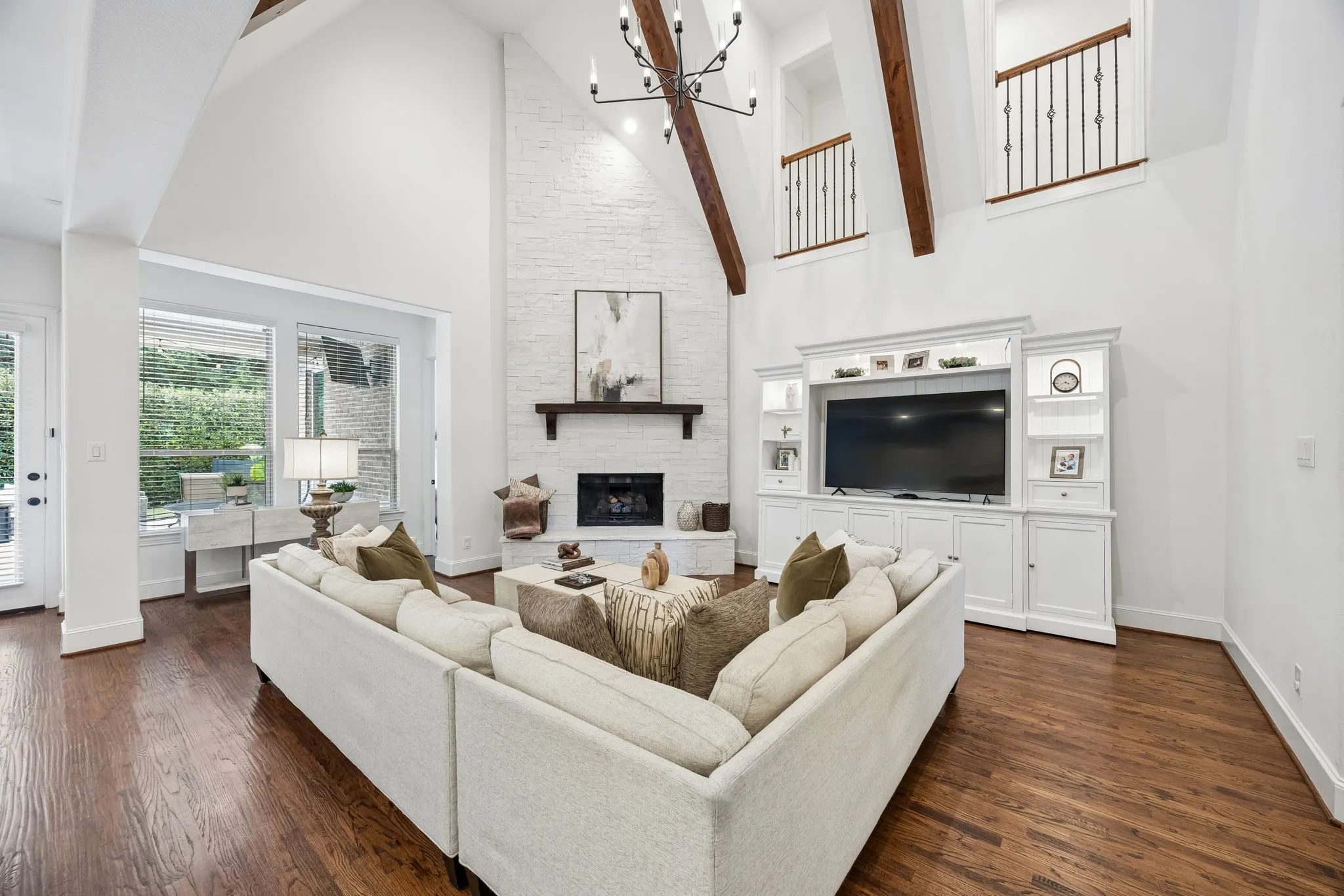 Single Family Residence For Sale in Collin County , 405 Cypress Garden Drive, Mc Kinney, Texas 75071, 4 Bedroom, 5 Bathroom, 3 Garage spaces, 3,736 Sqft, built in 2015, mls#21395078, Real Estate Agent in Mc Kinney, Homes For Sale in Collin county, Homes For Sale in Mc Kinney, Realtor in Mc Kinney Texas, Real Estate Brokerage Independent Realty Texas, Luminita Cordes Realtor