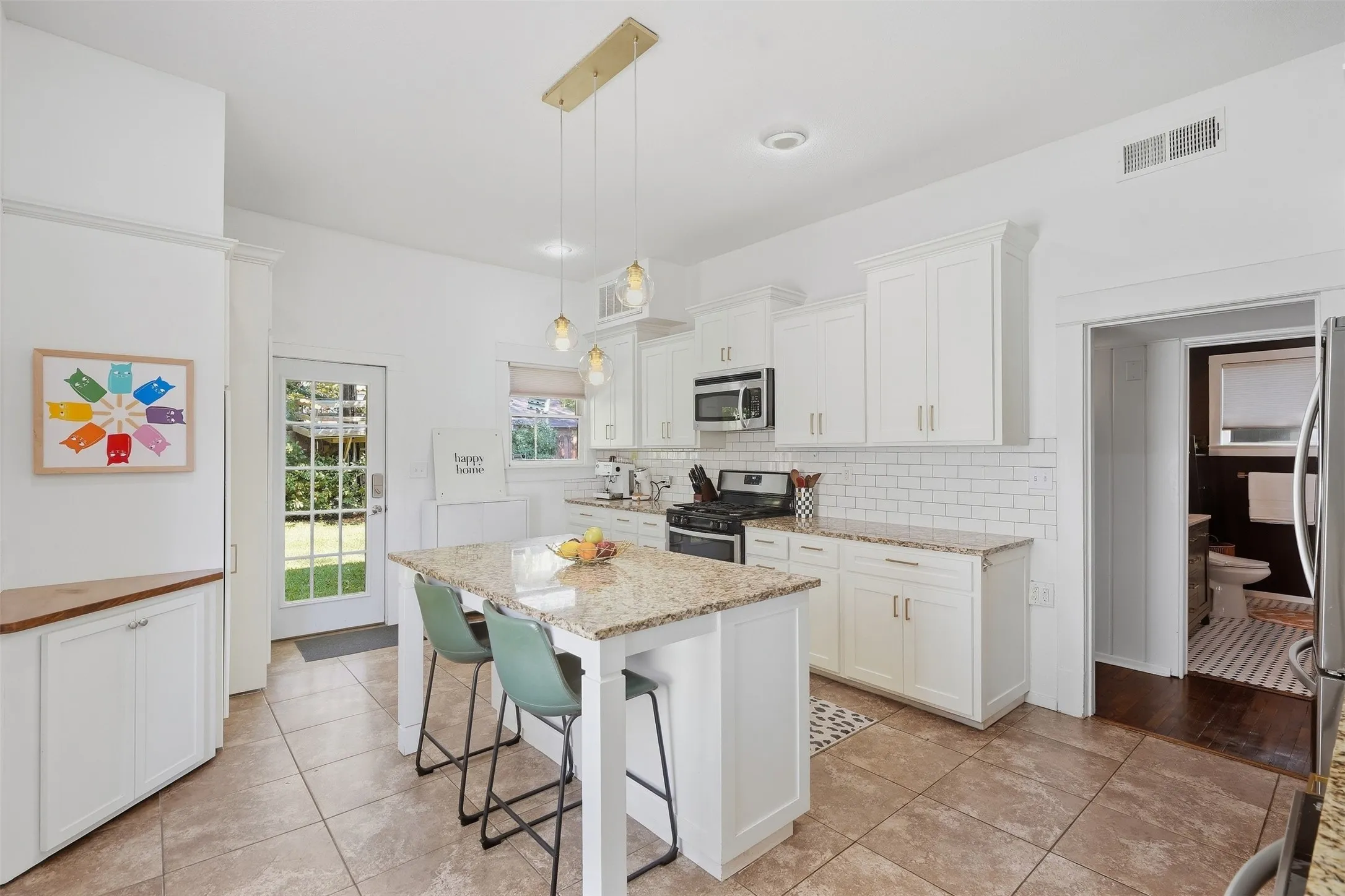 Single Family Residence For Sale in Tarrant County , 2227 College Avenue, Fort Worth, Texas 76110, 3 Bedroom, 1 Bathroom, Garage spaces, 1,397 Sqft, built in 1925, mls#21381259, Real Estate Agent in Fort Worth, Homes For Sale in Tarrant county, Homes For Sale in Fort Worth, Realtor in Fort Worth Texas, Real Estate Brokerage Independent Realty Texas, Luminita Cordes Realtor