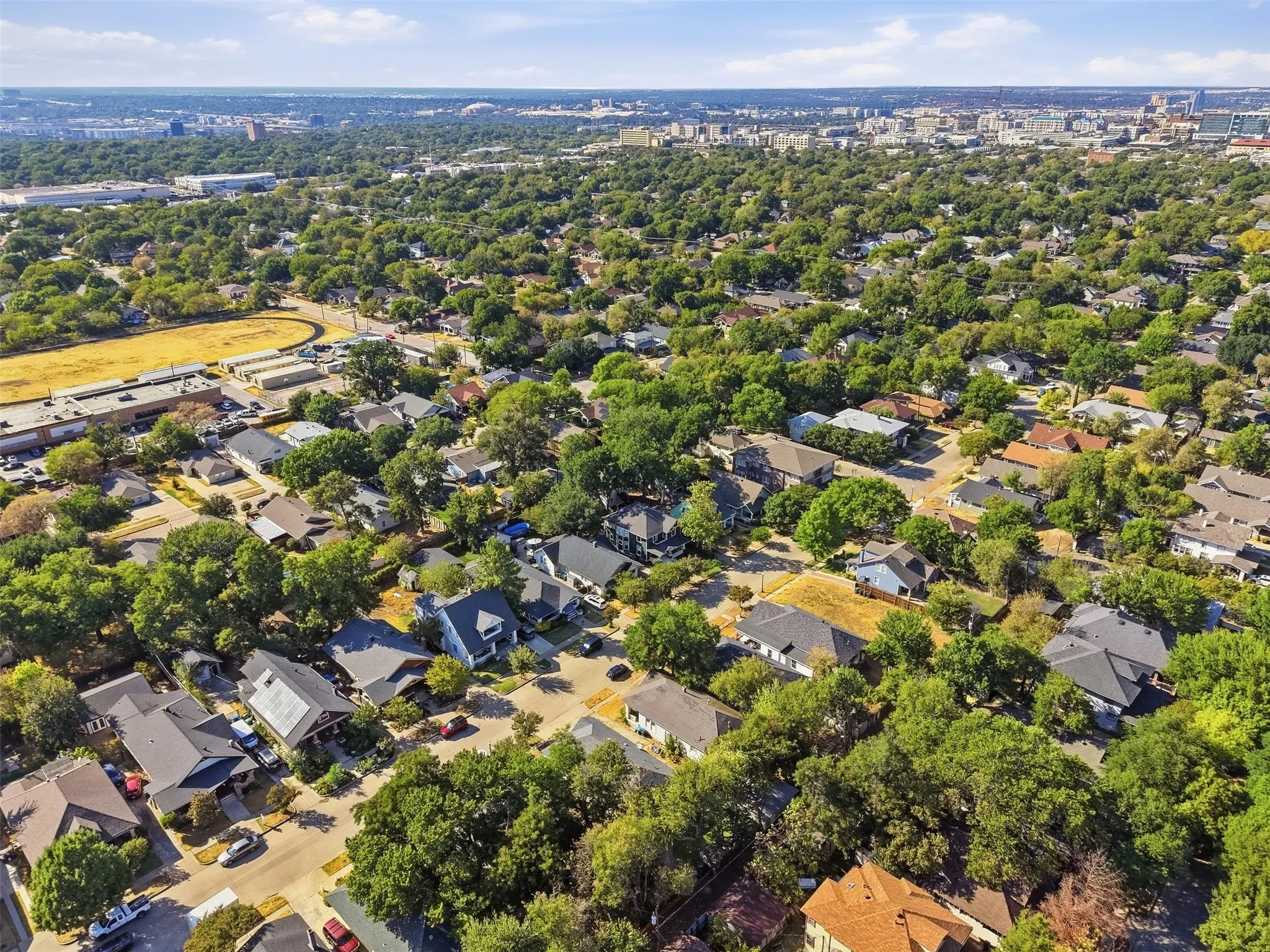 Single Family Residence For Sale in Tarrant County , 2227 College Avenue, Fort Worth, Texas 76110, 3 Bedroom, 1 Bathroom, Garage spaces, 1,397 Sqft, built in 1925, mls#21381259, Real Estate Agent in Fort Worth, Homes For Sale in Tarrant county, Homes For Sale in Fort Worth, Realtor in Fort Worth Texas, Real Estate Brokerage Independent Realty Texas, Luminita Cordes Realtor