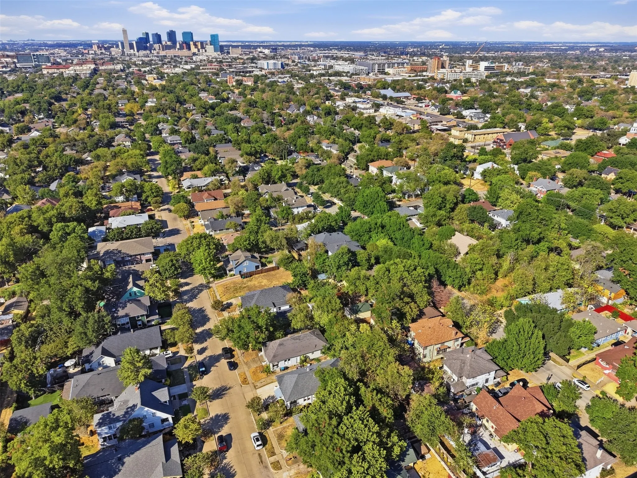 Single Family Residence For Sale in Tarrant County , 2227 College Avenue, Fort Worth, Texas 76110, 3 Bedroom, 1 Bathroom, Garage spaces, 1,397 Sqft, built in 1925, mls#21381259, Real Estate Agent in Fort Worth, Homes For Sale in Tarrant county, Homes For Sale in Fort Worth, Realtor in Fort Worth Texas, Real Estate Brokerage Independent Realty Texas, Luminita Cordes Realtor