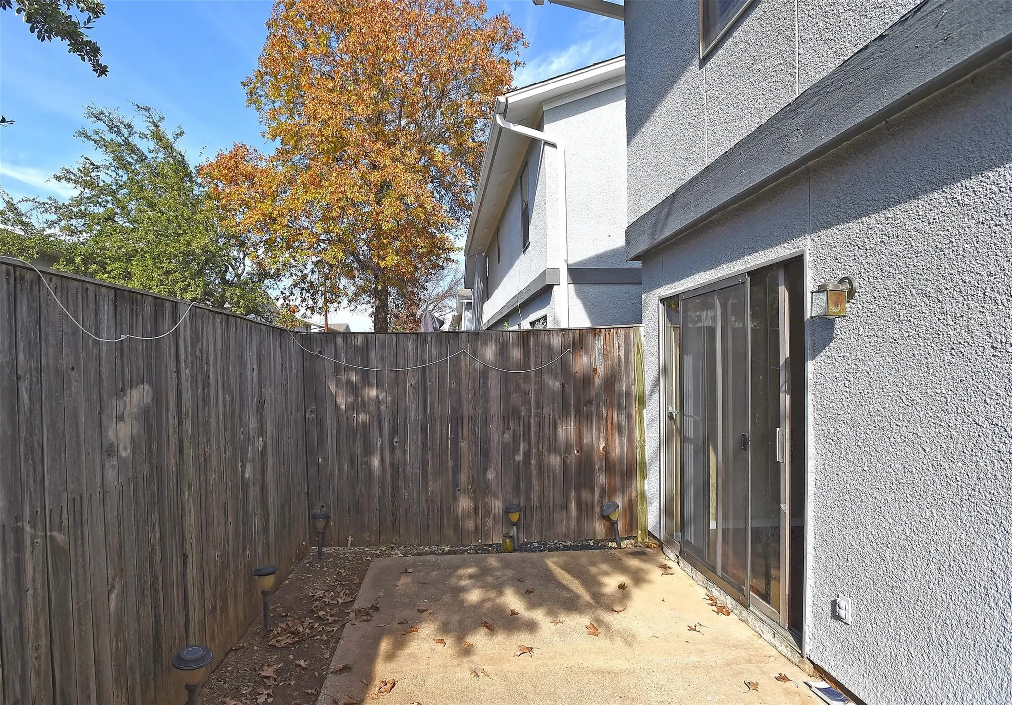 Townhouse For Sale in Tarrant County , 619 Timberline Drive, Hurst, Texas 76053, 2 Bedroom, 2 Bathroom, 2 Garage spaces, 864 Sqft, built in 1981, mls#21395122, Real Estate Agent in Hurst, Homes For Sale in Tarrant county, Homes For Sale in Hurst, Realtor in Hurst Texas, Real Estate Brokerage Independent Realty Texas, Luminita Cordes Realtor