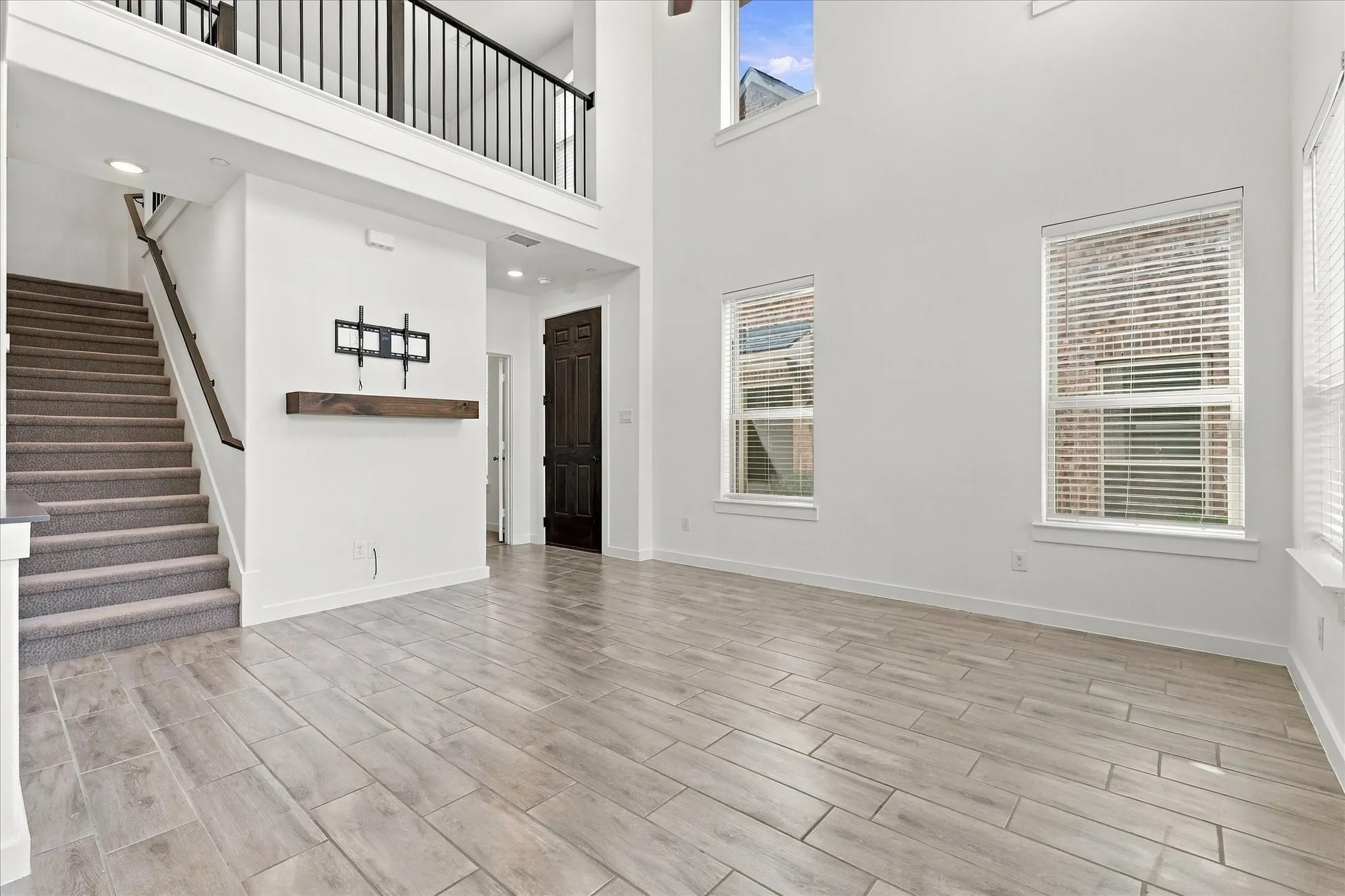 Stylish wood-look tile