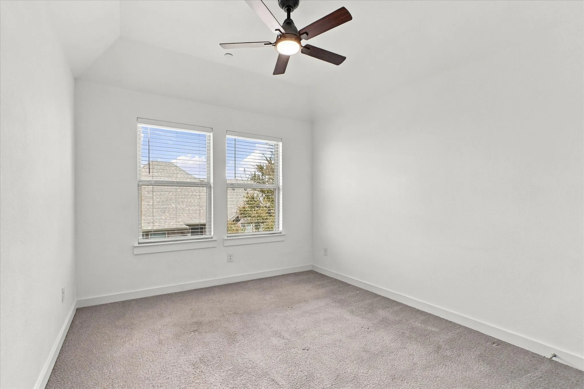 Upstairs 2nd bedroom