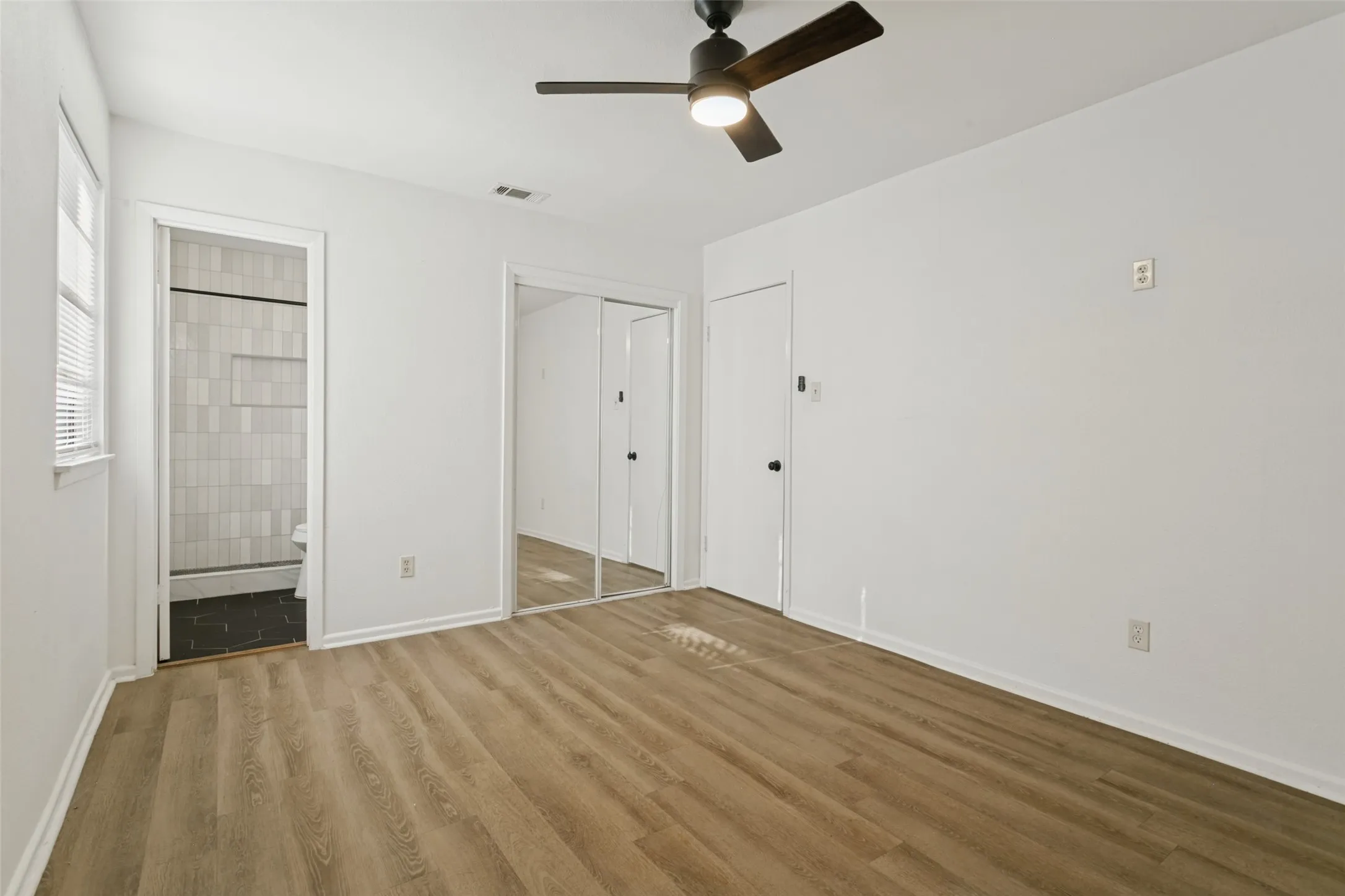Single Family Residence For Sale in Tarrant County , 4701 Highgrove Drive, Fort Worth, Texas 76132, 3 Bedroom, 2 Bathroom, 2 Garage spaces, 1,414 Sqft, built in 1962, mls#21393966, Real Estate Agent in Fort Worth, Homes For Sale in Tarrant county, Homes For Sale in Fort Worth, Realtor in Fort Worth Texas, Real Estate Brokerage Independent Realty Texas, Luminita Cordes Realtor