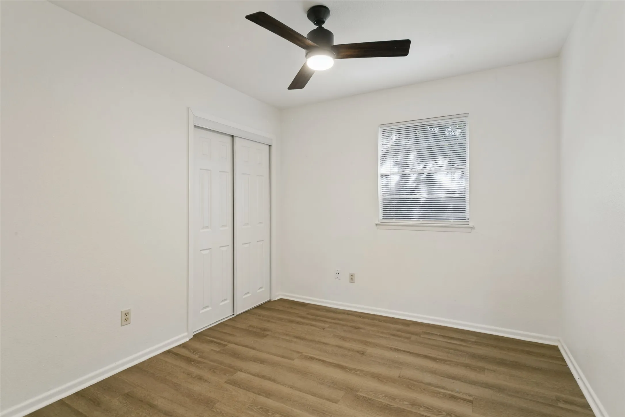 Single Family Residence For Sale in Tarrant County , 4701 Highgrove Drive, Fort Worth, Texas 76132, 3 Bedroom, 2 Bathroom, 2 Garage spaces, 1,414 Sqft, built in 1962, mls#21393966, Real Estate Agent in Fort Worth, Homes For Sale in Tarrant county, Homes For Sale in Fort Worth, Realtor in Fort Worth Texas, Real Estate Brokerage Independent Realty Texas, Luminita Cordes Realtor