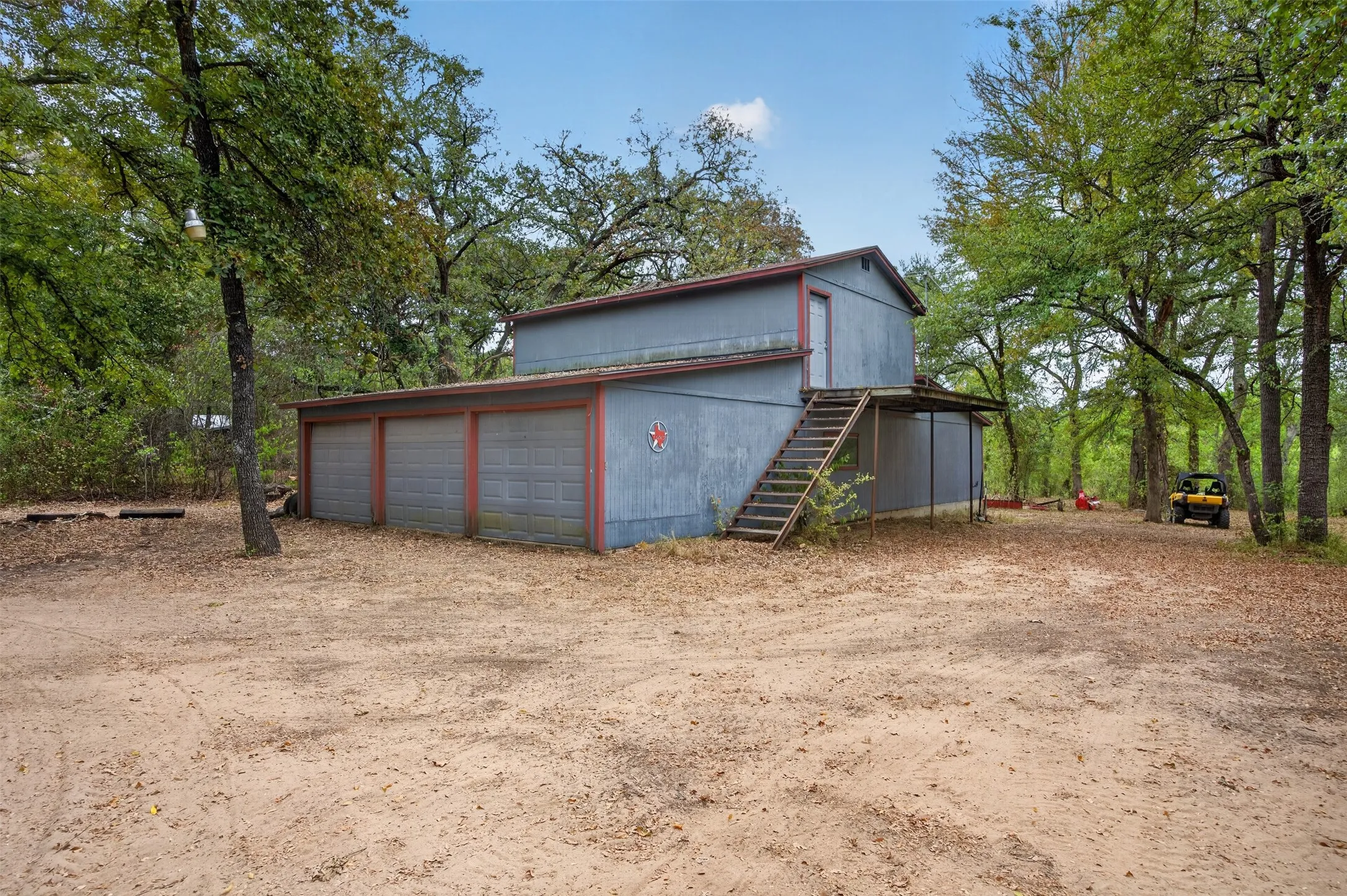 Single Family Residence For Sale in Henderson County , 10964 River Ranch Road, Kemp, Texas 75143, 3 Bedroom, 3 Bathroom, Garage spaces, 2,472 Sqft, built in 1992, mls#21395067, Real Estate Agent in Kemp, Homes For Sale in Henderson county, Homes For Sale in Kemp, Realtor in Kemp Texas, Real Estate Brokerage Independent Realty Texas, Luminita Cordes Realtor