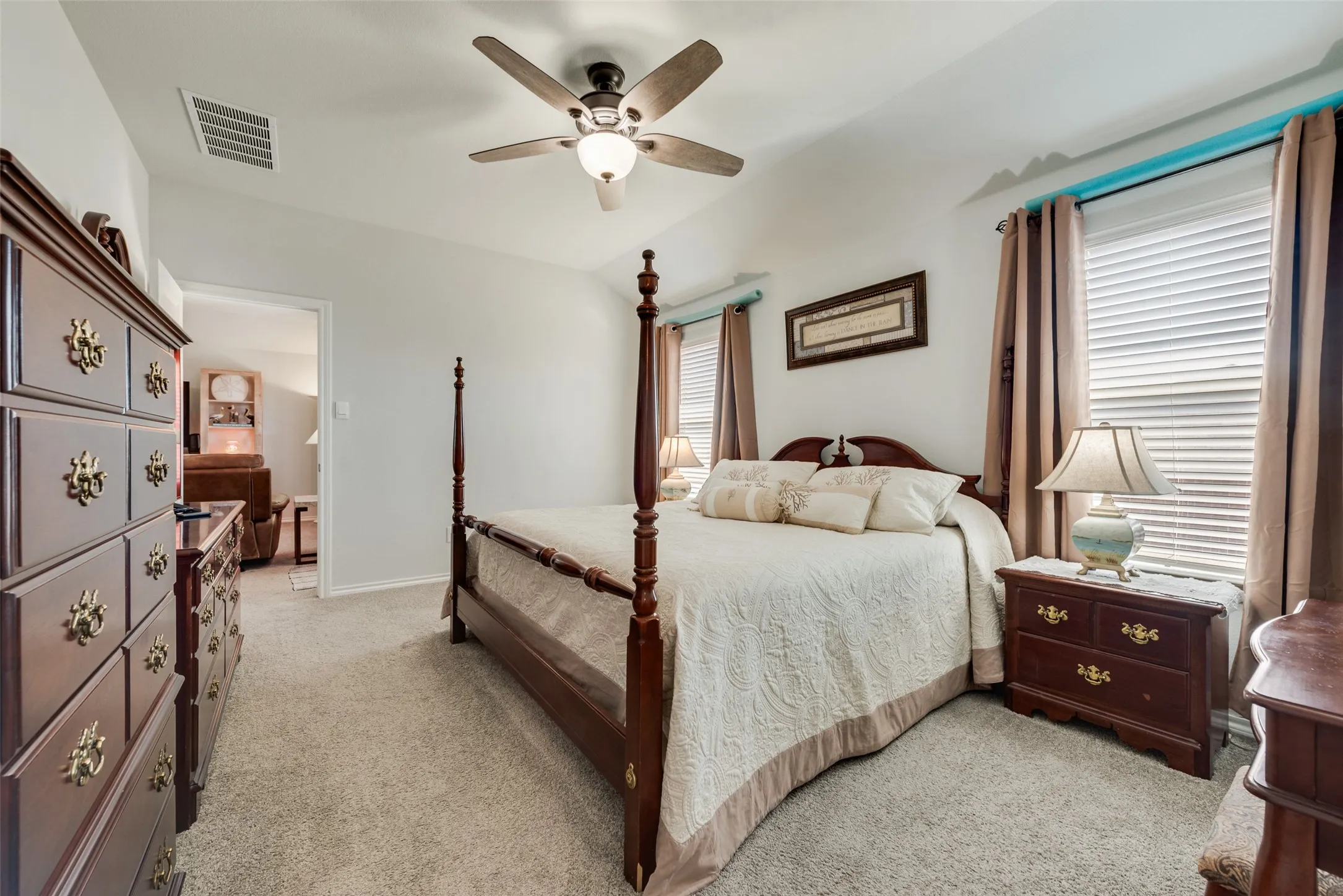 Single Family Residence For Sale in Denton County , 705 Whitecomb Lane, Justin, Texas 76247, 3 Bedroom, 2 Bathroom, 2 Garage spaces, 1,552 Sqft, built in 2023, mls#21393169, Real Estate Agent in Justin, Homes For Sale in Denton county, Homes For Sale in Justin, Realtor in Justin Texas, Real Estate Brokerage Independent Realty Texas, Luminita Cordes Realtor