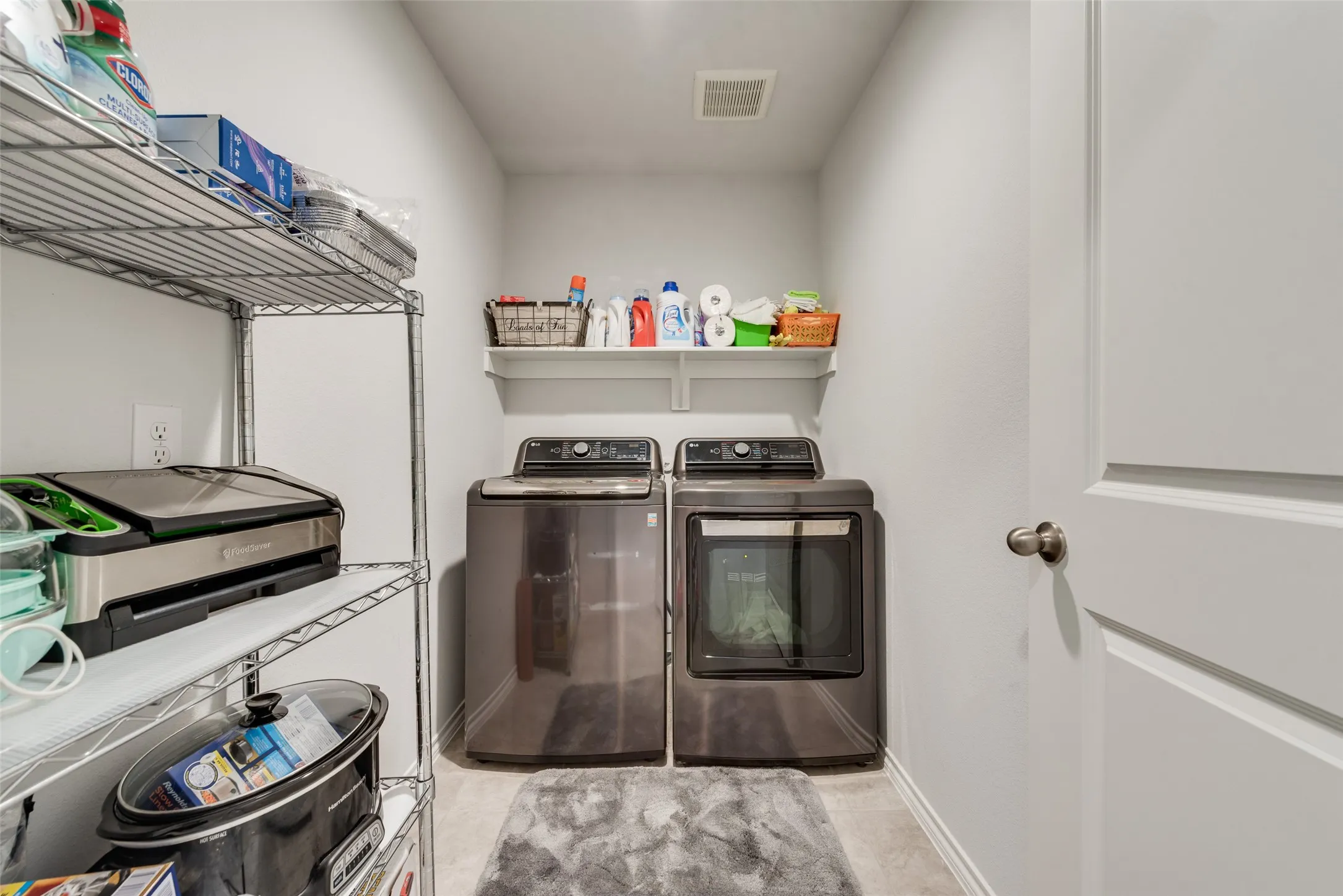 Single Family Residence For Sale in Denton County , 705 Whitecomb Lane, Justin, Texas 76247, 3 Bedroom, 2 Bathroom, 2 Garage spaces, 1,552 Sqft, built in 2023, mls#21393169, Real Estate Agent in Justin, Homes For Sale in Denton county, Homes For Sale in Justin, Realtor in Justin Texas, Real Estate Brokerage Independent Realty Texas, Luminita Cordes Realtor