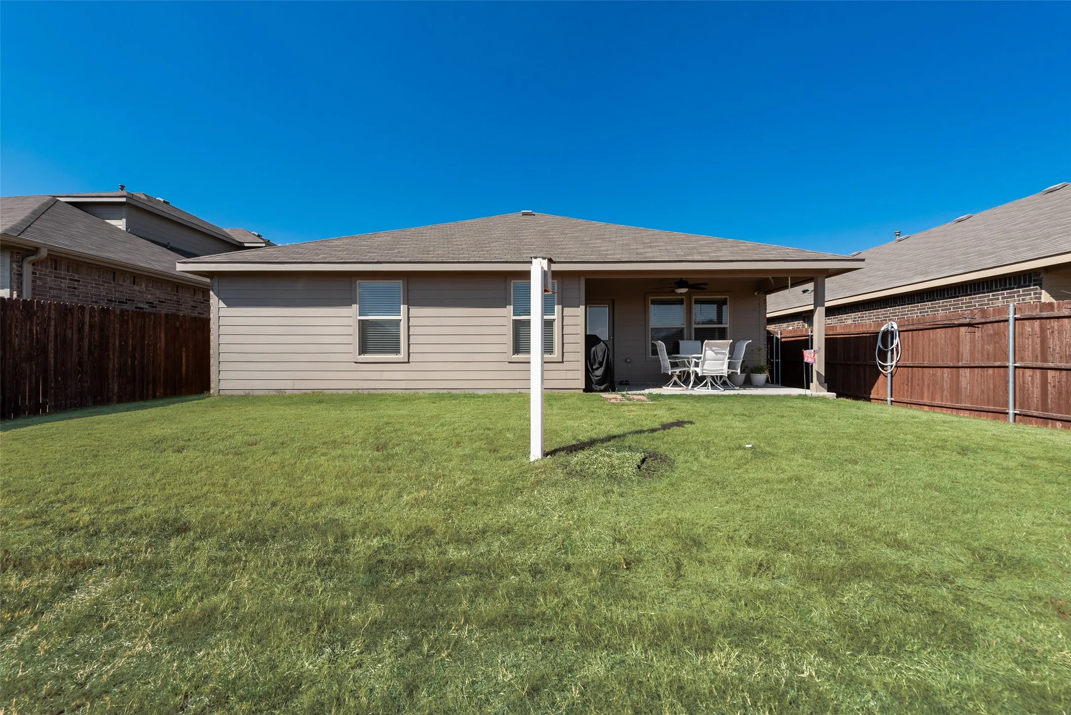 Single Family Residence For Sale in Denton County , 705 Whitecomb Lane, Justin, Texas 76247, 3 Bedroom, 2 Bathroom, 2 Garage spaces, 1,552 Sqft, built in 2023, mls#21393169, Real Estate Agent in Justin, Homes For Sale in Denton county, Homes For Sale in Justin, Realtor in Justin Texas, Real Estate Brokerage Independent Realty Texas, Luminita Cordes Realtor