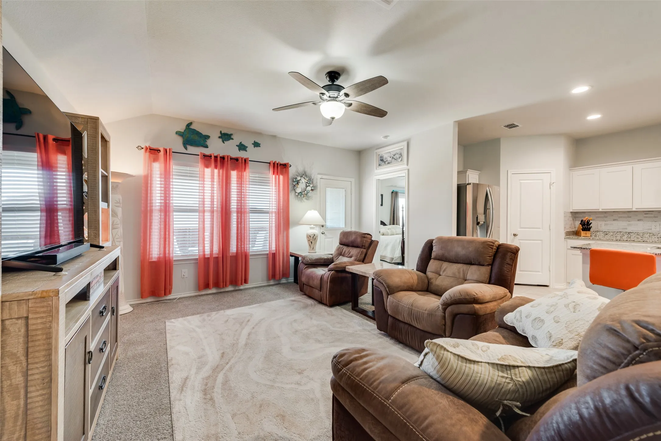 Single Family Residence For Sale in Denton County , 705 Whitecomb Lane, Justin, Texas 76247, 3 Bedroom, 2 Bathroom, 2 Garage spaces, 1,552 Sqft, built in 2023, mls#21393169, Real Estate Agent in Justin, Homes For Sale in Denton county, Homes For Sale in Justin, Realtor in Justin Texas, Real Estate Brokerage Independent Realty Texas, Luminita Cordes Realtor
