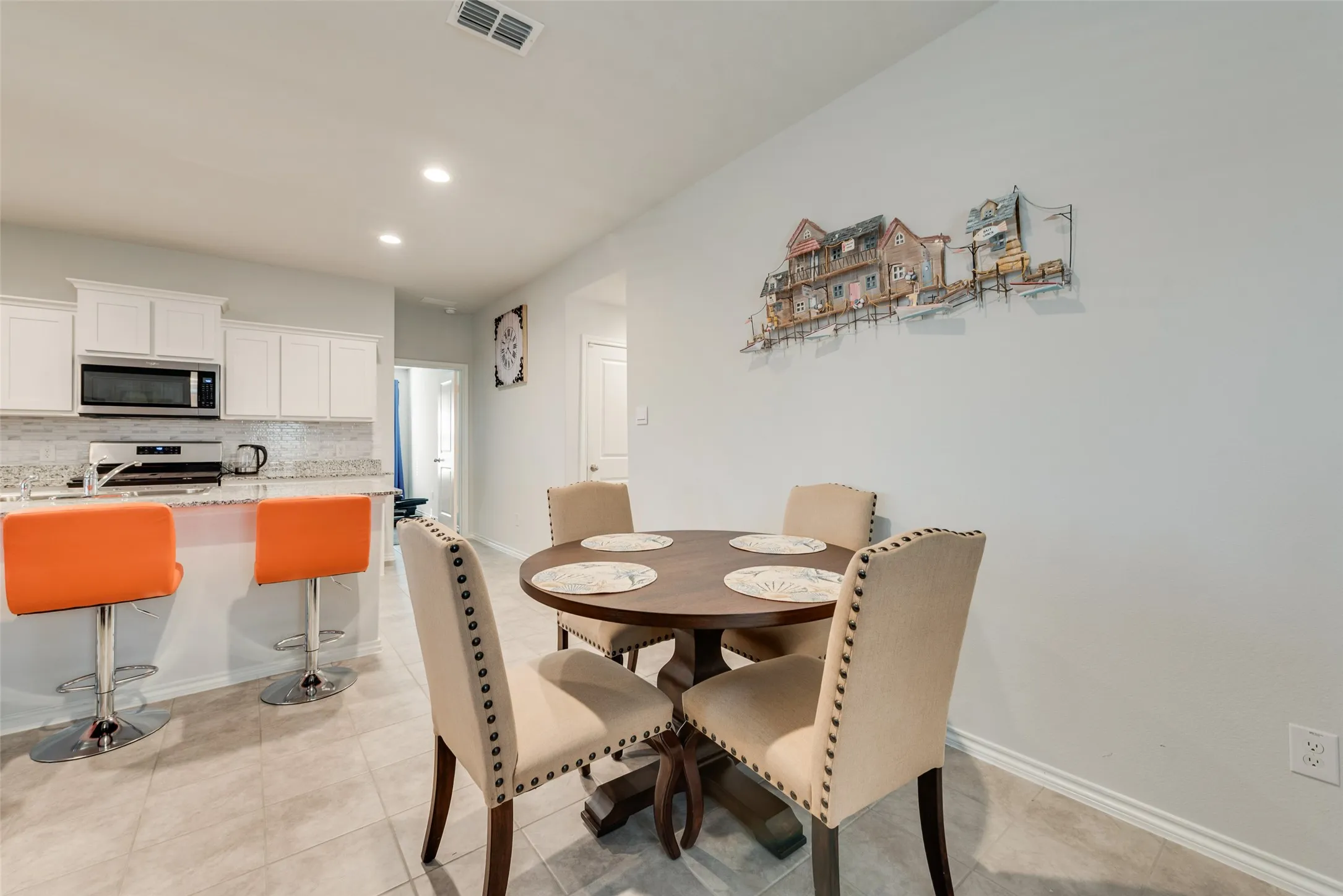 Single Family Residence For Sale in Denton County , 705 Whitecomb Lane, Justin, Texas 76247, 3 Bedroom, 2 Bathroom, 2 Garage spaces, 1,552 Sqft, built in 2023, mls#21393169, Real Estate Agent in Justin, Homes For Sale in Denton county, Homes For Sale in Justin, Realtor in Justin Texas, Real Estate Brokerage Independent Realty Texas, Luminita Cordes Realtor