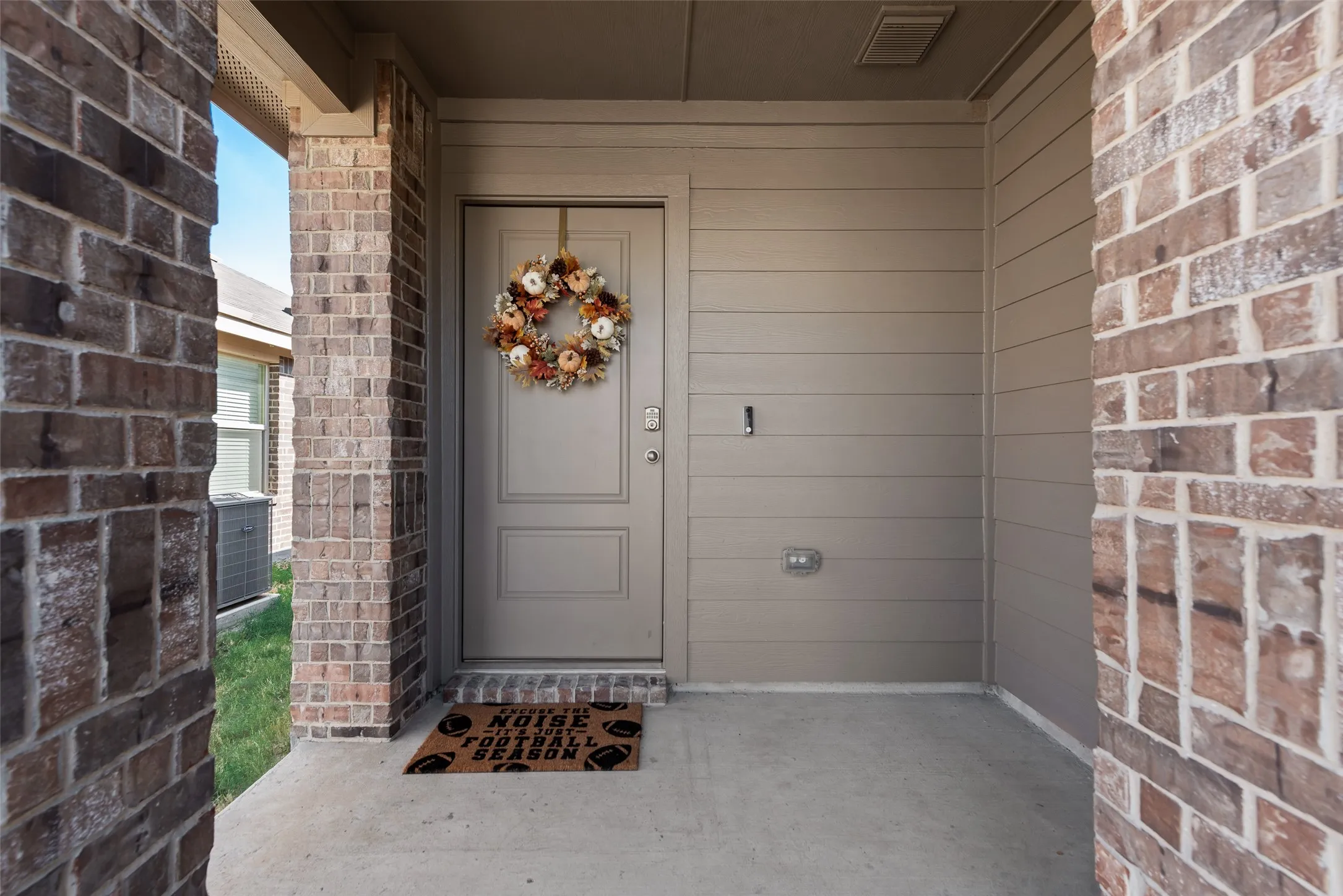 Single Family Residence For Sale in Denton County , 705 Whitecomb Lane, Justin, Texas 76247, 3 Bedroom, 2 Bathroom, 2 Garage spaces, 1,552 Sqft, built in 2023, mls#21393169, Real Estate Agent in Justin, Homes For Sale in Denton county, Homes For Sale in Justin, Realtor in Justin Texas, Real Estate Brokerage Independent Realty Texas, Luminita Cordes Realtor