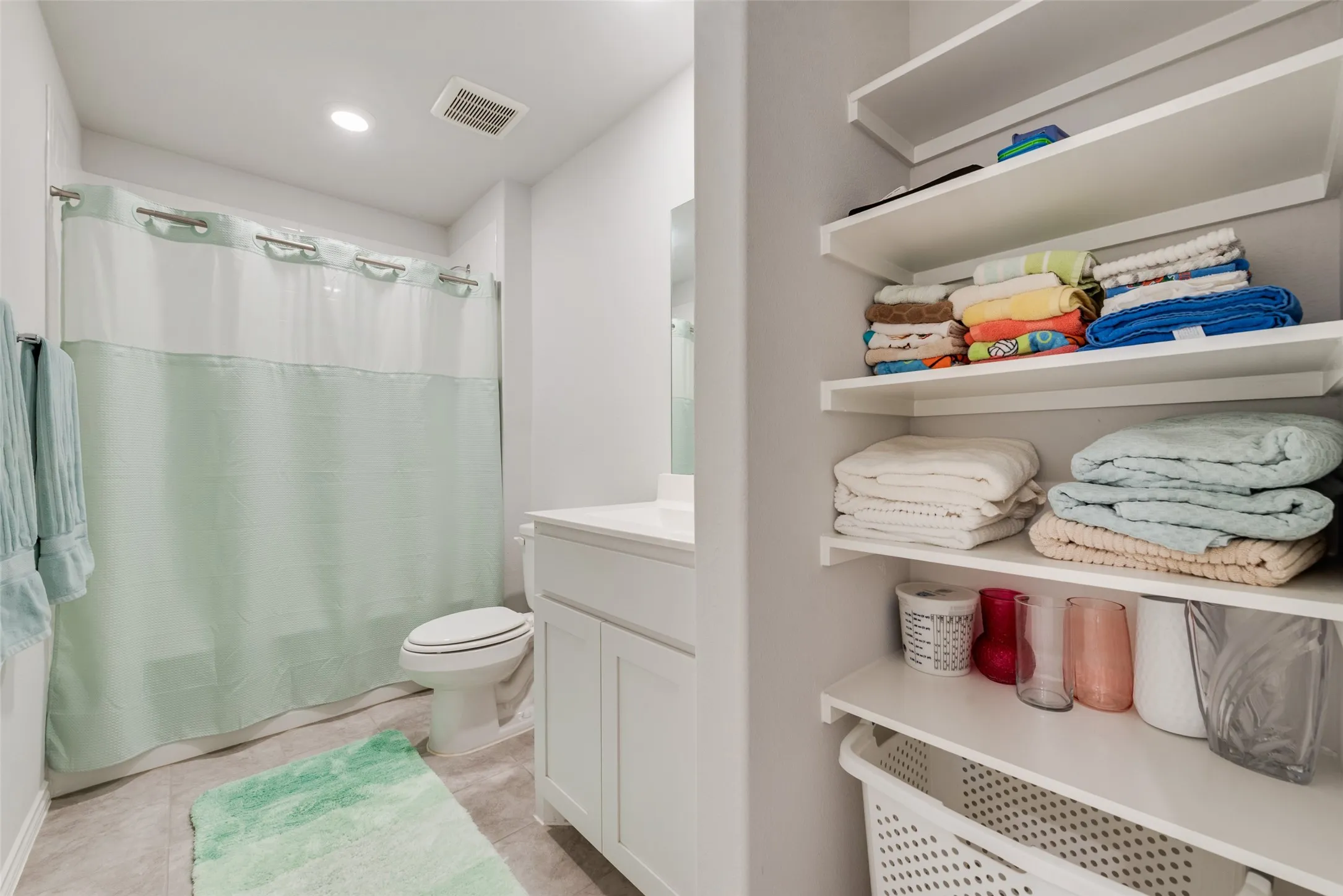 Single Family Residence For Sale in Denton County , 705 Whitecomb Lane, Justin, Texas 76247, 3 Bedroom, 2 Bathroom, 2 Garage spaces, 1,552 Sqft, built in 2023, mls#21393169, Real Estate Agent in Justin, Homes For Sale in Denton county, Homes For Sale in Justin, Realtor in Justin Texas, Real Estate Brokerage Independent Realty Texas, Luminita Cordes Realtor