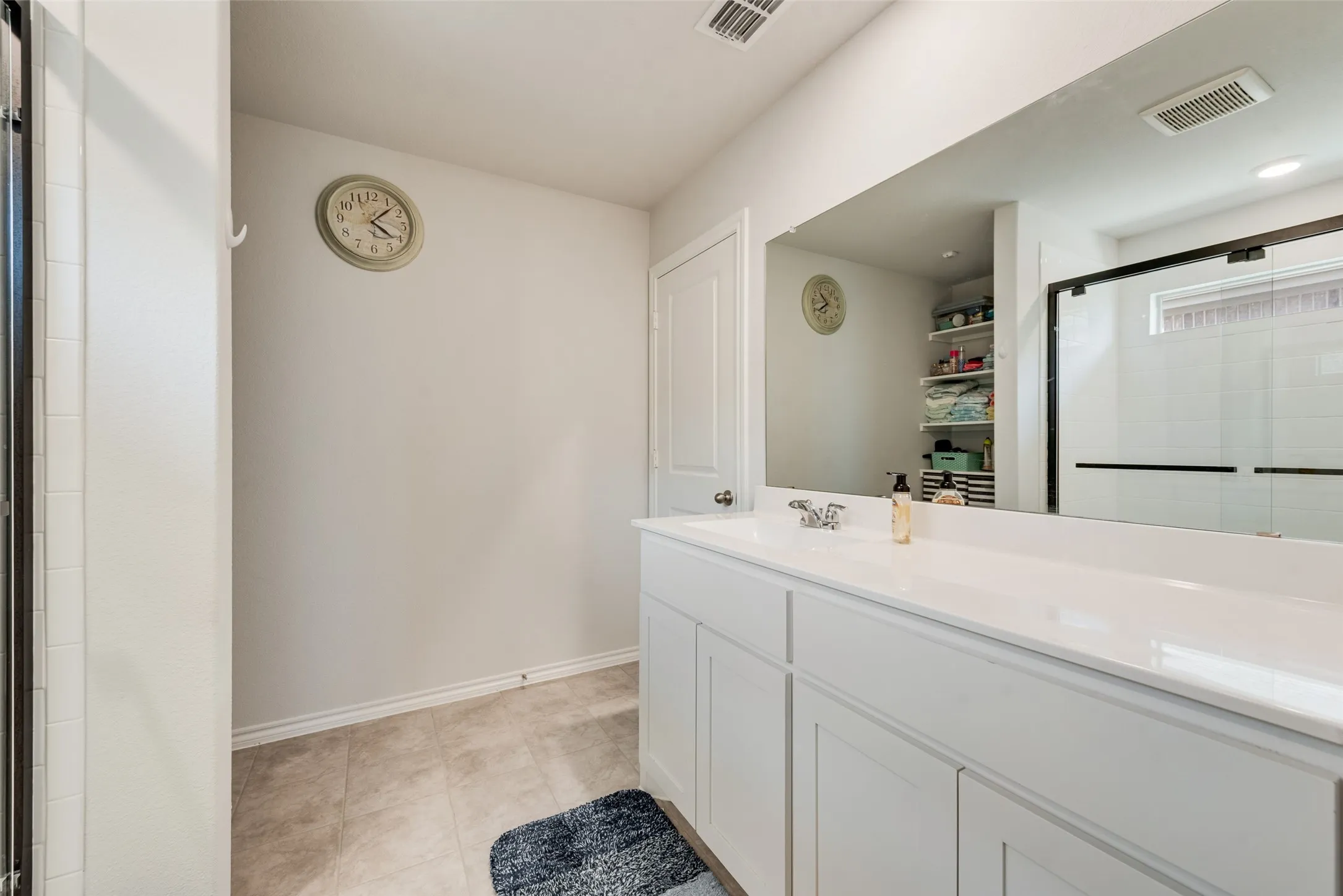 Single Family Residence For Sale in Denton County , 705 Whitecomb Lane, Justin, Texas 76247, 3 Bedroom, 2 Bathroom, 2 Garage spaces, 1,552 Sqft, built in 2023, mls#21393169, Real Estate Agent in Justin, Homes For Sale in Denton county, Homes For Sale in Justin, Realtor in Justin Texas, Real Estate Brokerage Independent Realty Texas, Luminita Cordes Realtor