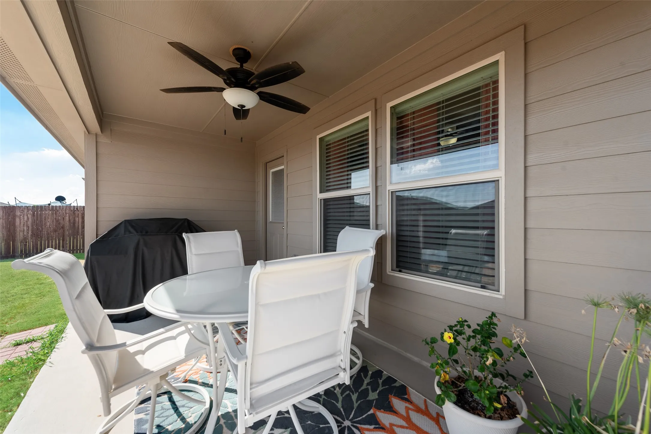 Single Family Residence For Sale in Denton County , 705 Whitecomb Lane, Justin, Texas 76247, 3 Bedroom, 2 Bathroom, 2 Garage spaces, 1,552 Sqft, built in 2023, mls#21393169, Real Estate Agent in Justin, Homes For Sale in Denton county, Homes For Sale in Justin, Realtor in Justin Texas, Real Estate Brokerage Independent Realty Texas, Luminita Cordes Realtor