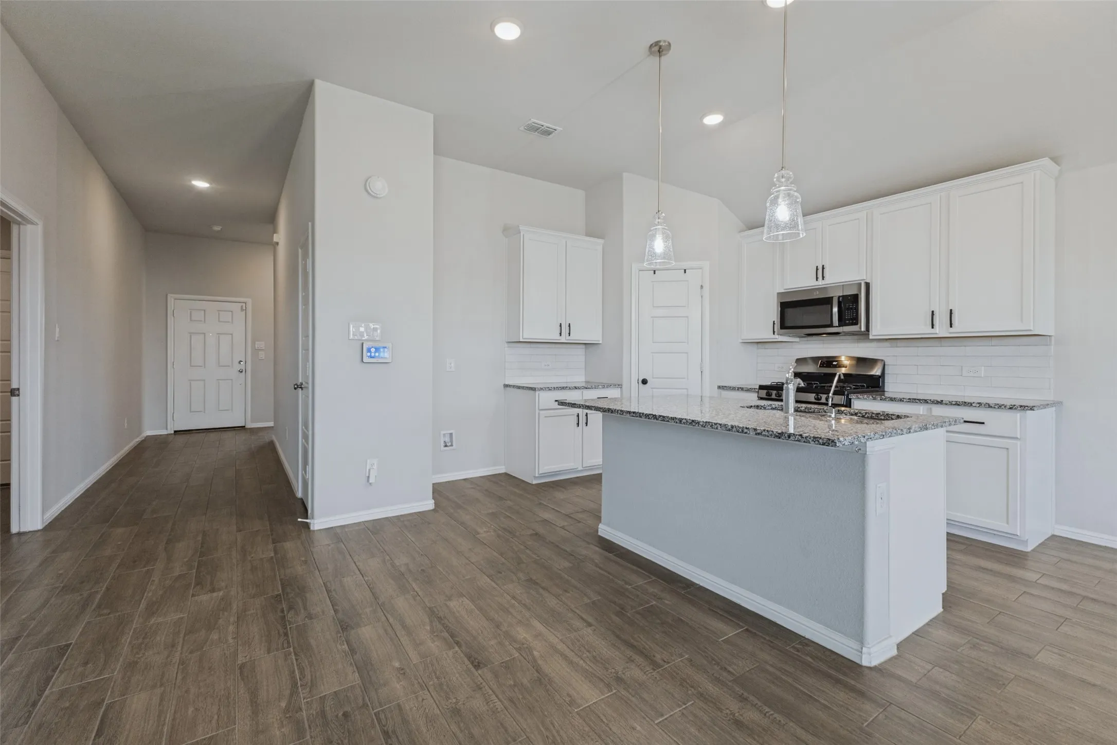 Single Family Residence For Rent in Hunt County , 5400 Agalinis Avenue, Royse City, Texas 75189, 3 Bedroom, 2 Bathroom, 2 Garage spaces, 1,586 Sqft, built in 2023, mls#21391426, Real Estate Agent in Royse City, Homes For Rent in Hunt county, Homes For Rent in Royse City, Realtor in Royse City Texas, Real Estate Brokerage Independent Realty Texas, Luminita Cordes Realtor