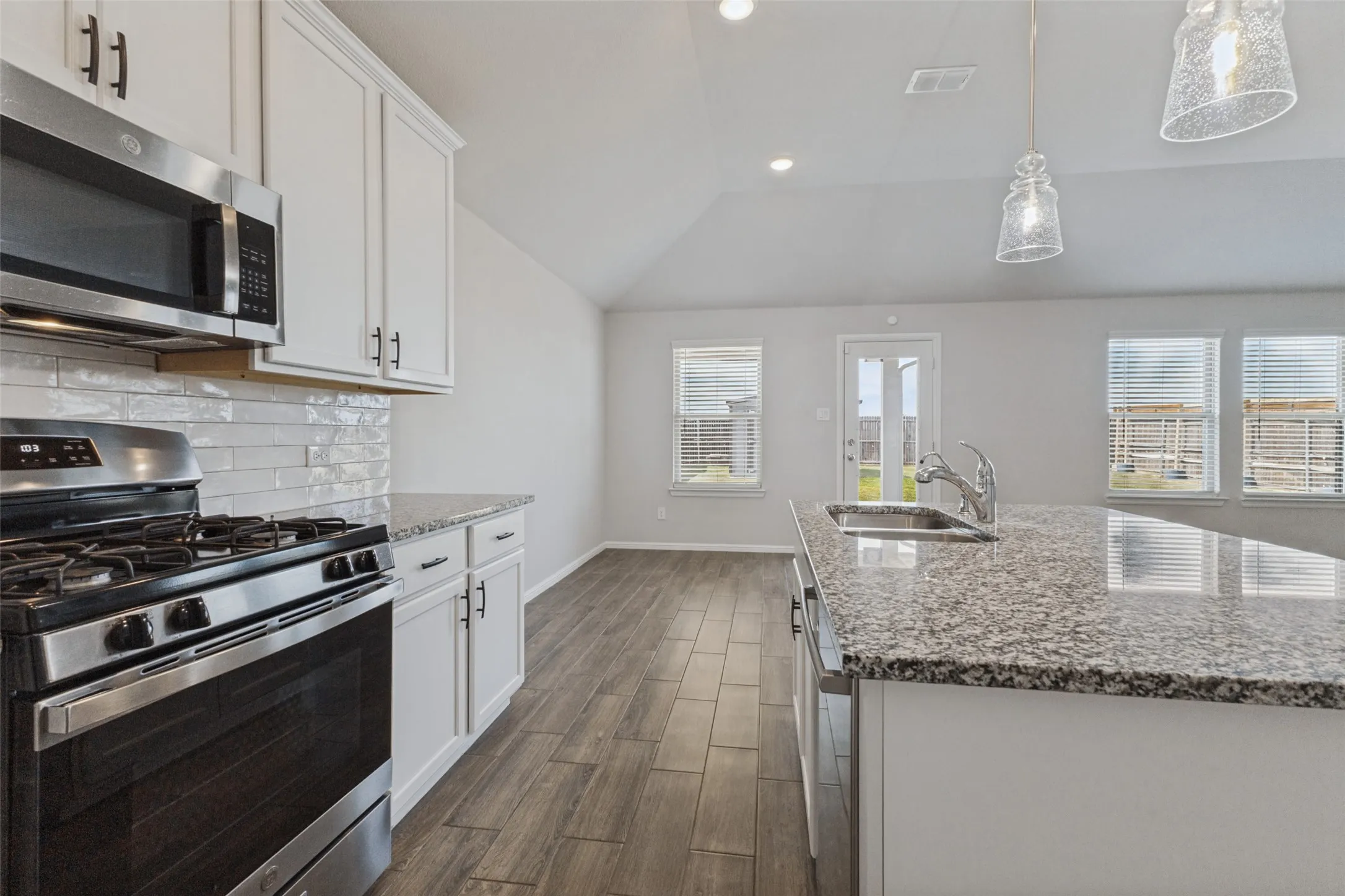 Single Family Residence For Rent in Hunt County , 5400 Agalinis Avenue, Royse City, Texas 75189, 3 Bedroom, 2 Bathroom, 2 Garage spaces, 1,586 Sqft, built in 2023, mls#21391426, Real Estate Agent in Royse City, Homes For Rent in Hunt county, Homes For Rent in Royse City, Realtor in Royse City Texas, Real Estate Brokerage Independent Realty Texas, Luminita Cordes Realtor