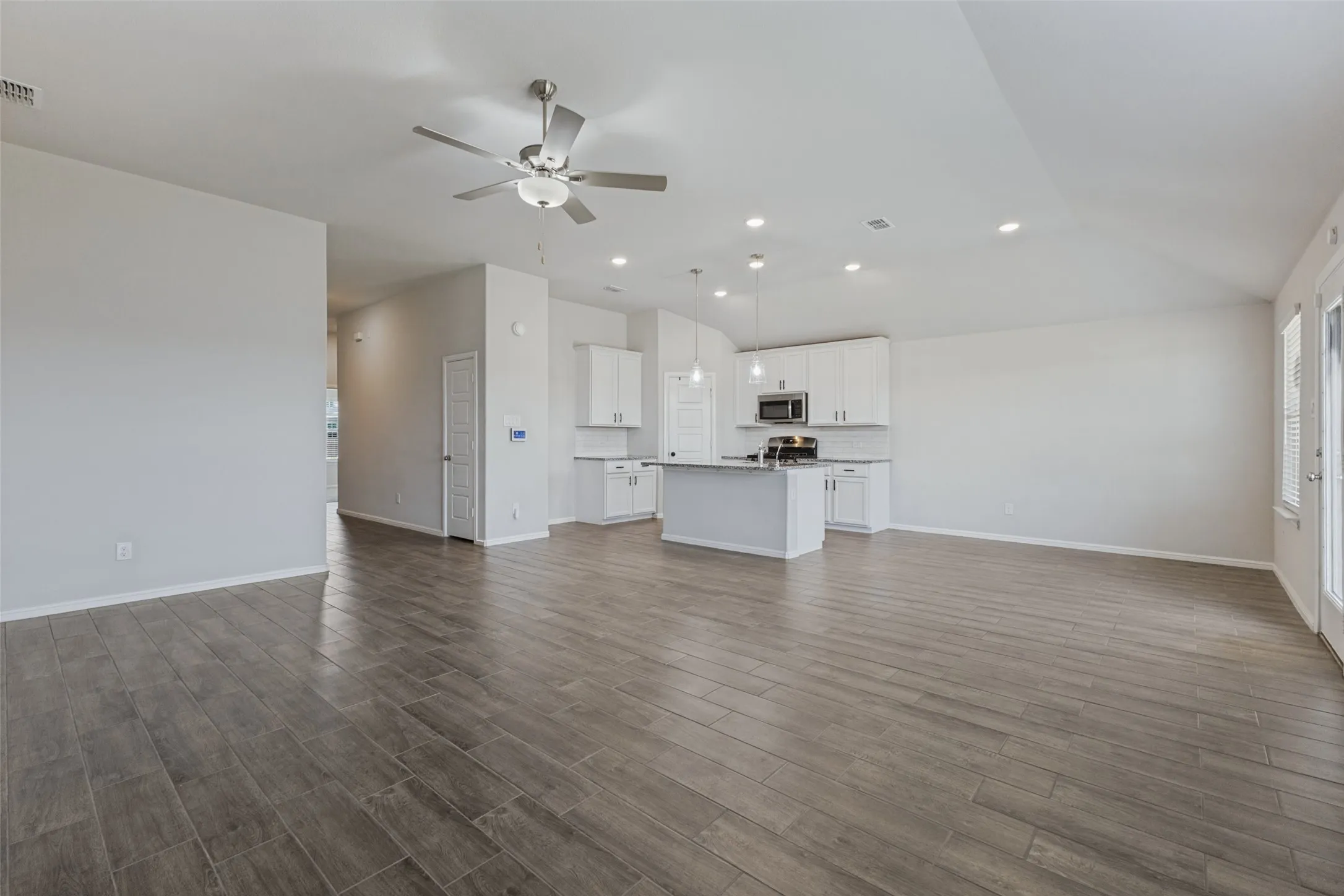 Single Family Residence For Rent in Hunt County , 5400 Agalinis Avenue, Royse City, Texas 75189, 3 Bedroom, 2 Bathroom, 2 Garage spaces, 1,586 Sqft, built in 2023, mls#21391426, Real Estate Agent in Royse City, Homes For Rent in Hunt county, Homes For Rent in Royse City, Realtor in Royse City Texas, Real Estate Brokerage Independent Realty Texas, Luminita Cordes Realtor
