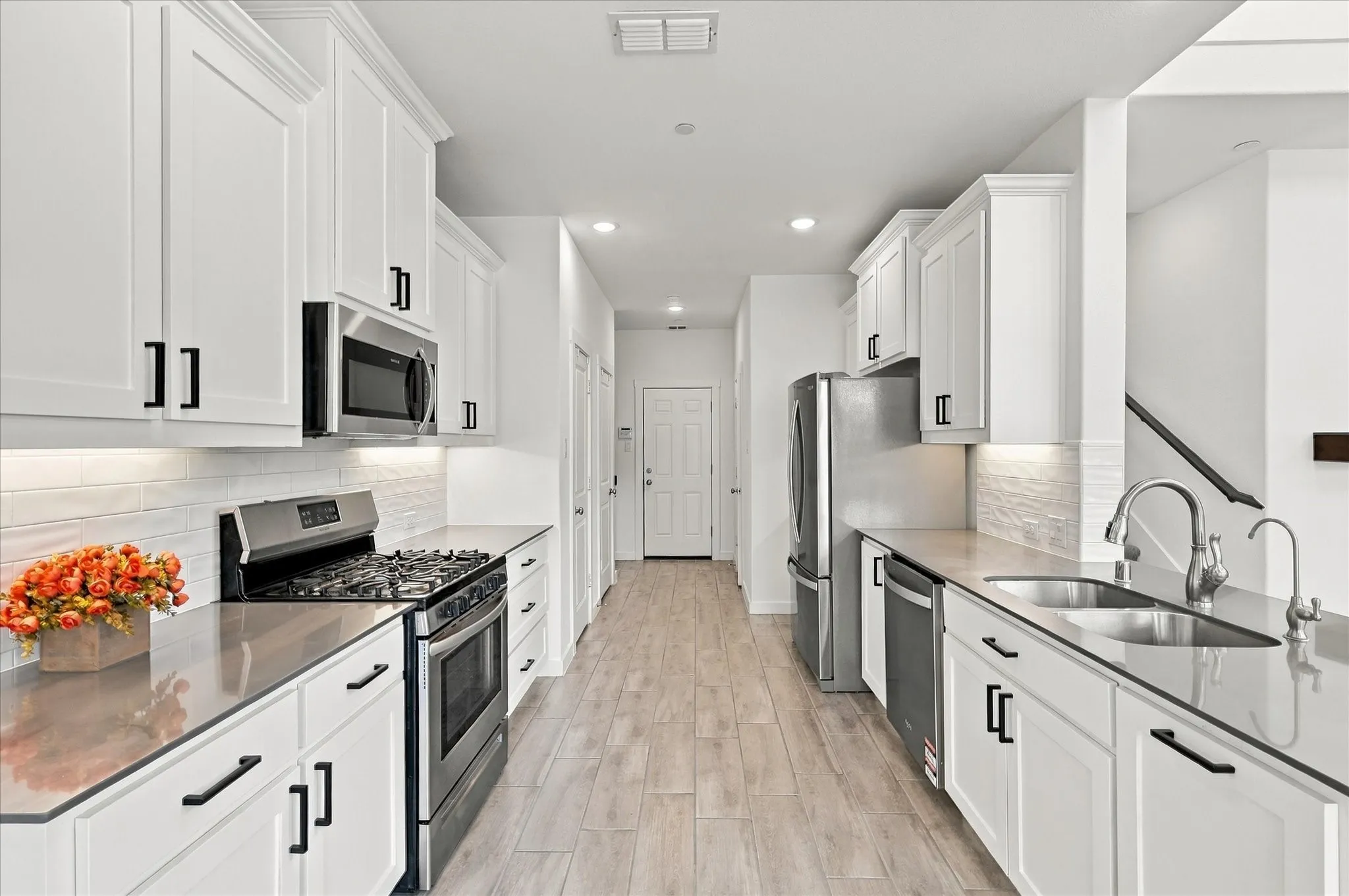 Under cabinet lighting