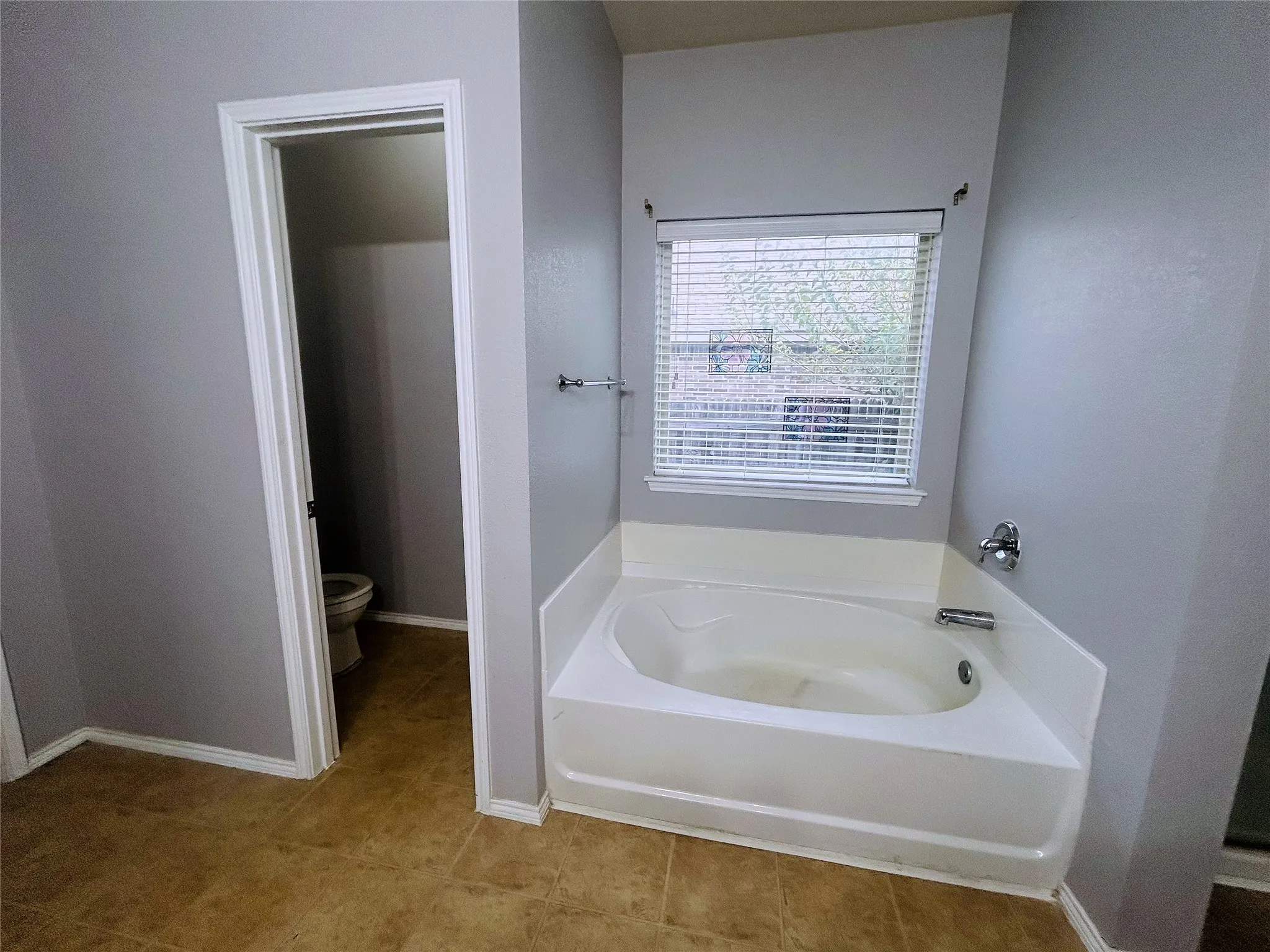 Single Family Residence For Sale in Tarrant County , 908 John Kennedy Drive, Saginaw, Texas 76179, 4 Bedroom, 3 Bathroom, 2 Garage spaces, 2,266 Sqft, built in 2010, mls#21368562, Real Estate Agent in Saginaw, Homes For Sale in Tarrant county, Homes For Sale in Saginaw, Realtor in Saginaw Texas, Real Estate Brokerage Independent Realty Texas, Luminita Cordes Realtor