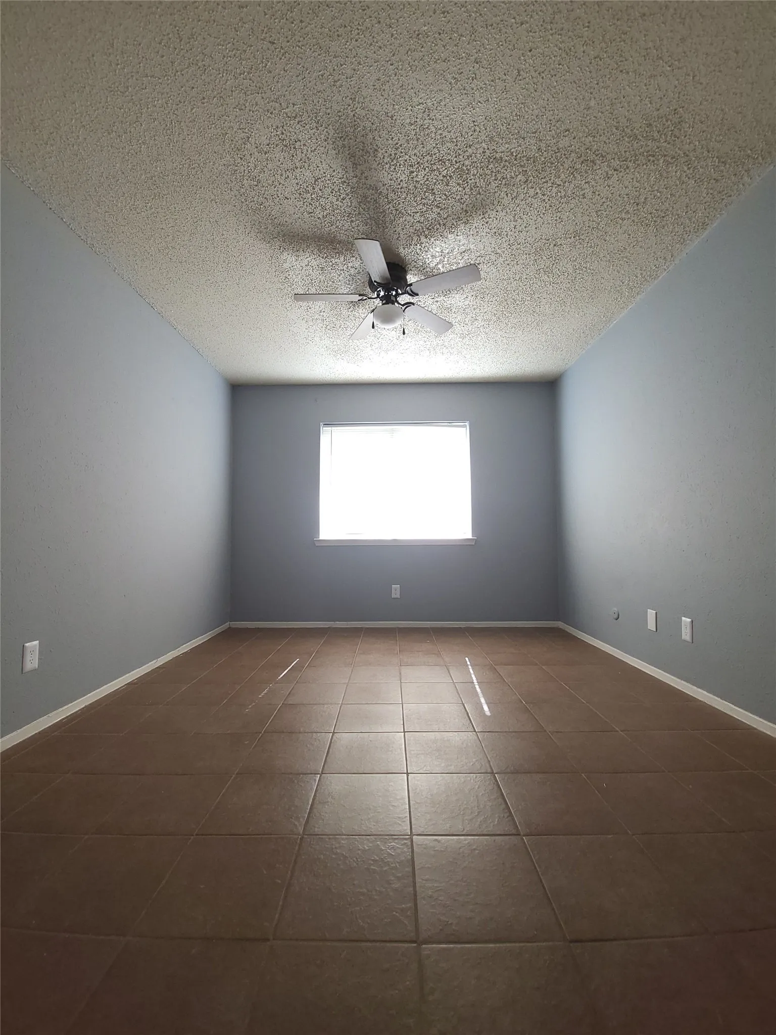 Duplex For Rent in Dallas County , 305 Trinidad Drive, Grand Prairie, Texas 75052, 2 Bedroom, 1 Bathroom, Garage spaces, 1,210 Sqft, built in 1973, mls#21395127, Real Estate Agent in Grand Prairie, Homes For Rent in Dallas county, Homes For Rent in Grand Prairie, Realtor in Grand Prairie Texas, Real Estate Brokerage Independent Realty Texas, Luminita Cordes Realtor
