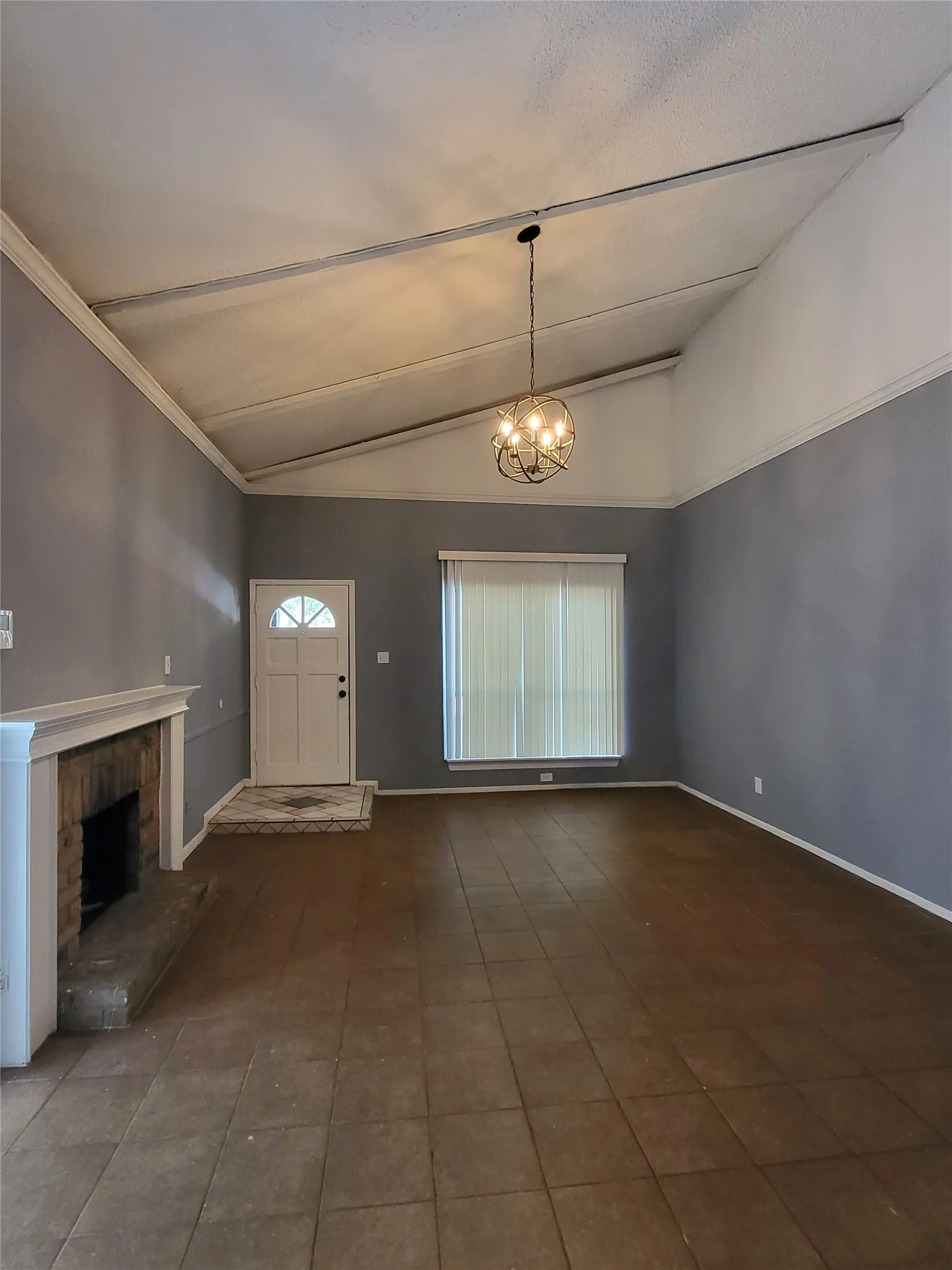 Duplex For Rent in Dallas County , 305 Trinidad Drive, Grand Prairie, Texas 75052, 2 Bedroom, 1 Bathroom, Garage spaces, 1,210 Sqft, built in 1973, mls#21395127, Real Estate Agent in Grand Prairie, Homes For Rent in Dallas county, Homes For Rent in Grand Prairie, Realtor in Grand Prairie Texas, Real Estate Brokerage Independent Realty Texas, Luminita Cordes Realtor