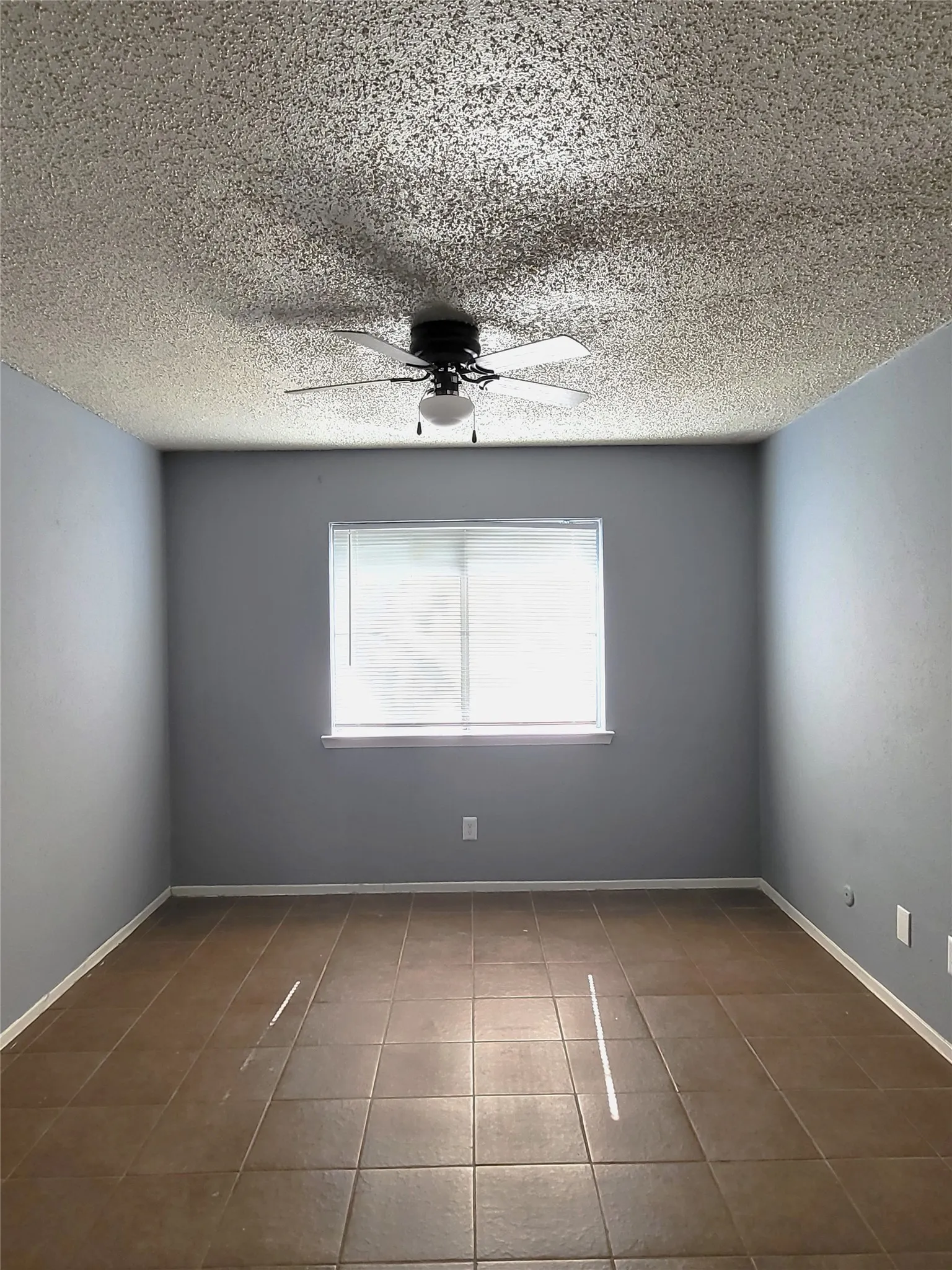 Duplex For Rent in Dallas County , 305 Trinidad Drive, Grand Prairie, Texas 75052, 2 Bedroom, 1 Bathroom, Garage spaces, 1,210 Sqft, built in 1973, mls#21395127, Real Estate Agent in Grand Prairie, Homes For Rent in Dallas county, Homes For Rent in Grand Prairie, Realtor in Grand Prairie Texas, Real Estate Brokerage Independent Realty Texas, Luminita Cordes Realtor