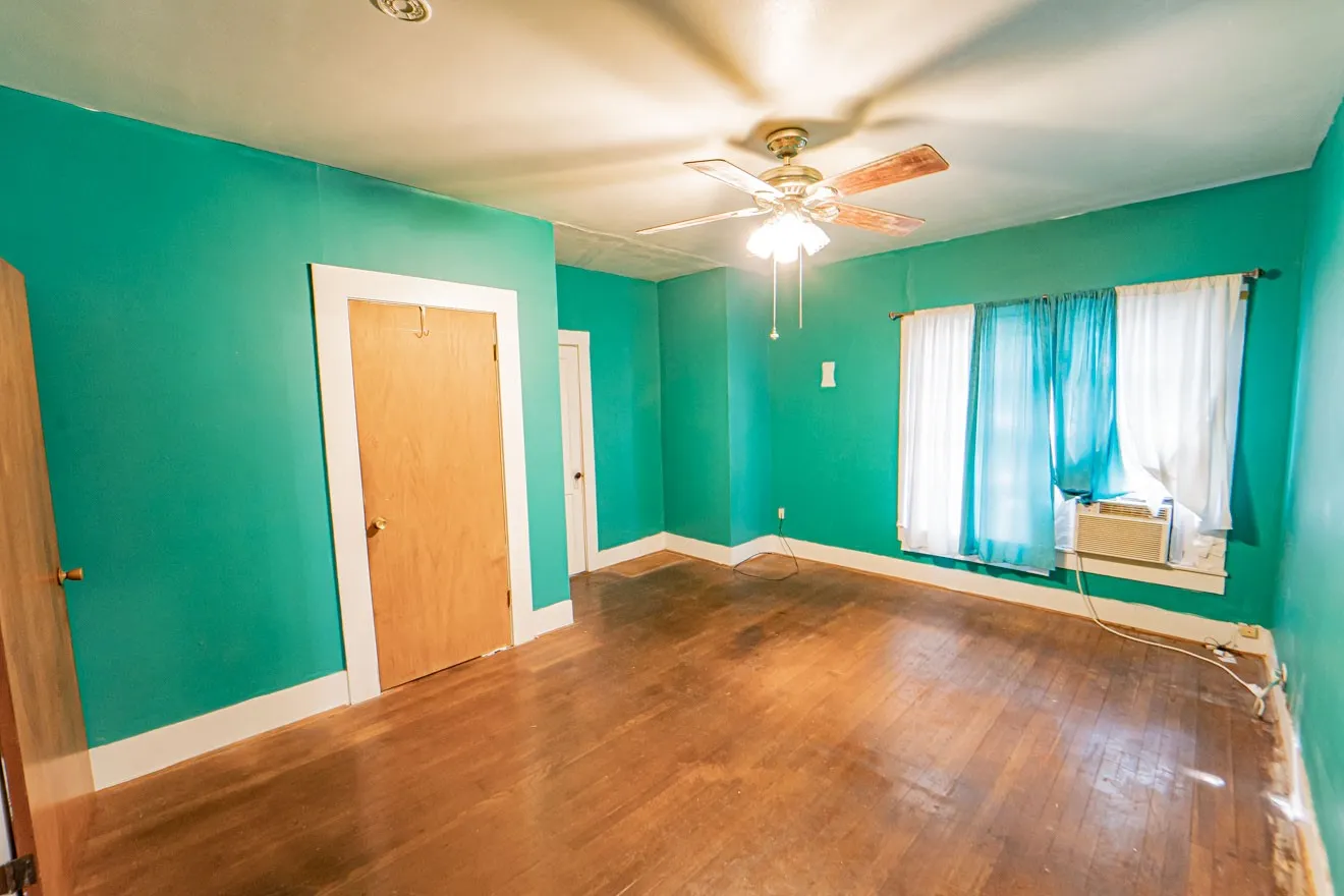Single Family Residence For Sale in Stephens County , 901 W Hullum Street, Breckenridge, Texas 76424, 4 Bedroom, 2 Bathroom, 1 Garage spaces, 2,456 Sqft, built in 1992, mls#21393104, Real Estate Agent in Breckenridge, Homes For Sale in Stephens county, Homes For Sale in Breckenridge, Realtor in Breckenridge Texas, Real Estate Brokerage Independent Realty Texas, Luminita Cordes Realtor