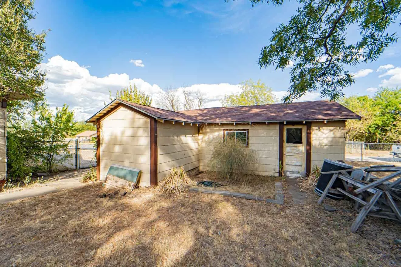 Single Family Residence For Sale in Stephens County , 901 W Hullum Street, Breckenridge, Texas 76424, 4 Bedroom, 2 Bathroom, 1 Garage spaces, 2,456 Sqft, built in 1992, mls#21393104, Real Estate Agent in Breckenridge, Homes For Sale in Stephens county, Homes For Sale in Breckenridge, Realtor in Breckenridge Texas, Real Estate Brokerage Independent Realty Texas, Luminita Cordes Realtor