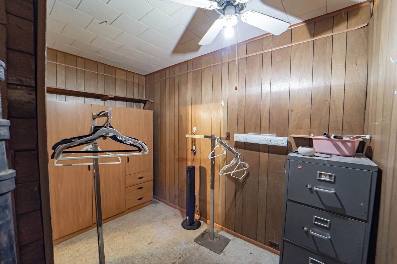 Single Family Residence For Sale in Stephens County , 901 W Hullum Street, Breckenridge, Texas 76424, 4 Bedroom, 2 Bathroom, 1 Garage spaces, 2,456 Sqft, built in 1992, mls#21393104, Real Estate Agent in Breckenridge, Homes For Sale in Stephens county, Homes For Sale in Breckenridge, Realtor in Breckenridge Texas, Real Estate Brokerage Independent Realty Texas, Luminita Cordes Realtor