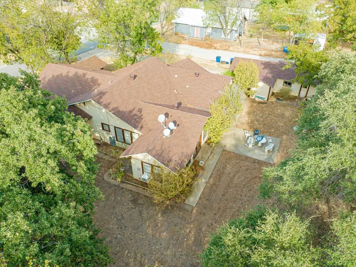 Single Family Residence For Sale in Stephens County , 901 W Hullum Street, Breckenridge, Texas 76424, 4 Bedroom, 2 Bathroom, 1 Garage spaces, 2,456 Sqft, built in 1992, mls#21393104, Real Estate Agent in Breckenridge, Homes For Sale in Stephens county, Homes For Sale in Breckenridge, Realtor in Breckenridge Texas, Real Estate Brokerage Independent Realty Texas, Luminita Cordes Realtor