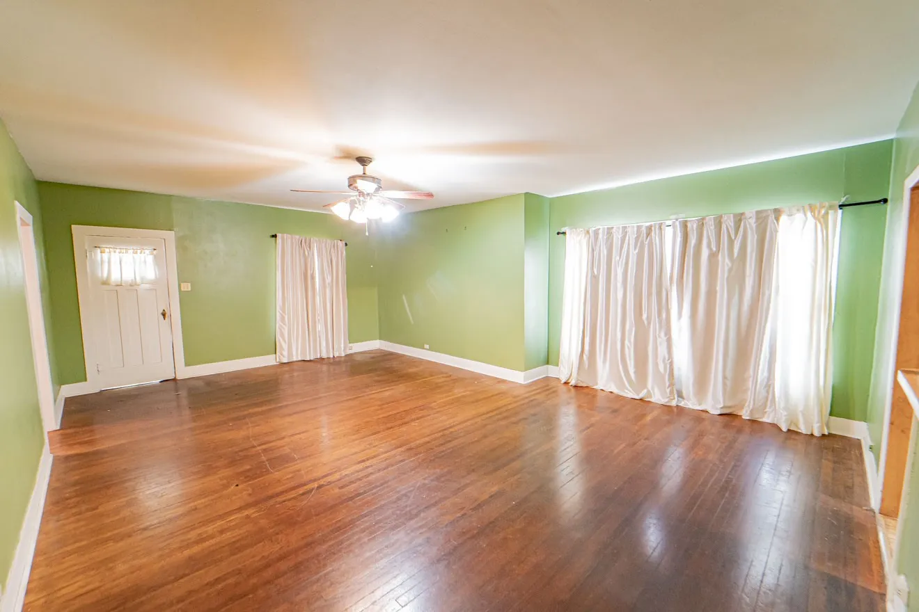 Single Family Residence For Sale in Stephens County , 901 W Hullum Street, Breckenridge, Texas 76424, 4 Bedroom, 2 Bathroom, 1 Garage spaces, 2,456 Sqft, built in 1992, mls#21393104, Real Estate Agent in Breckenridge, Homes For Sale in Stephens county, Homes For Sale in Breckenridge, Realtor in Breckenridge Texas, Real Estate Brokerage Independent Realty Texas, Luminita Cordes Realtor