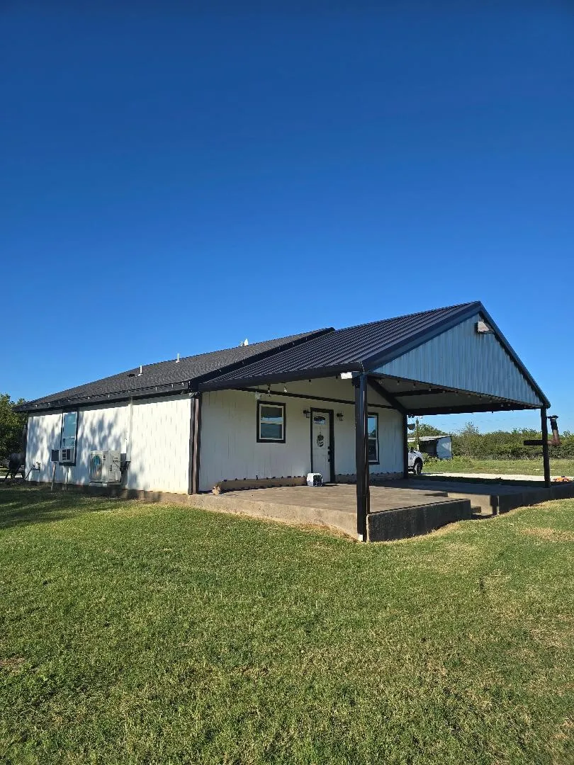 Single Family Residence For Sale in Hill County , 131 Hcr 1417, Covington, Texas 76636, 2 Bedroom, 1 Bathroom, Garage spaces, 900 Sqft, built in 2023, mls#21395137, Real Estate Agent in Covington, Homes For Sale in Hill county, Homes For Sale in Covington, Realtor in Covington Texas, Real Estate Brokerage Independent Realty Texas, Luminita Cordes Realtor