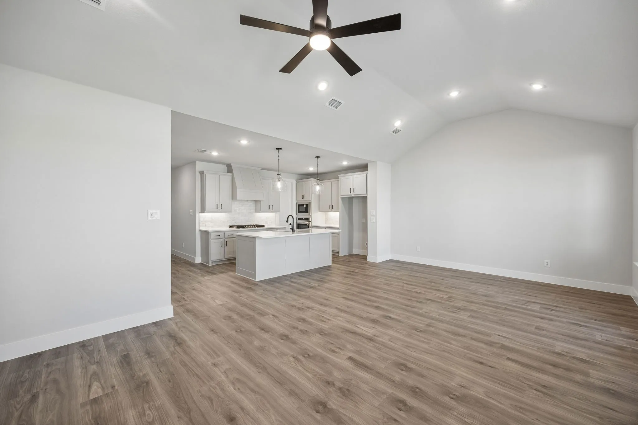 Single Family Residence For Sale in Collin County , 3105 Trowbridge Lane, Mc Kinney, Texas 75071, 5 Bedroom, 4 Bathroom, 2 Garage spaces, 2,714 Sqft, built in 2026, mls#21390797, Real Estate Agent in Mc Kinney, Homes For Sale in Collin county, Homes For Sale in Mc Kinney, Realtor in Mc Kinney Texas, Real Estate Brokerage Independent Realty Texas, Luminita Cordes Realtor