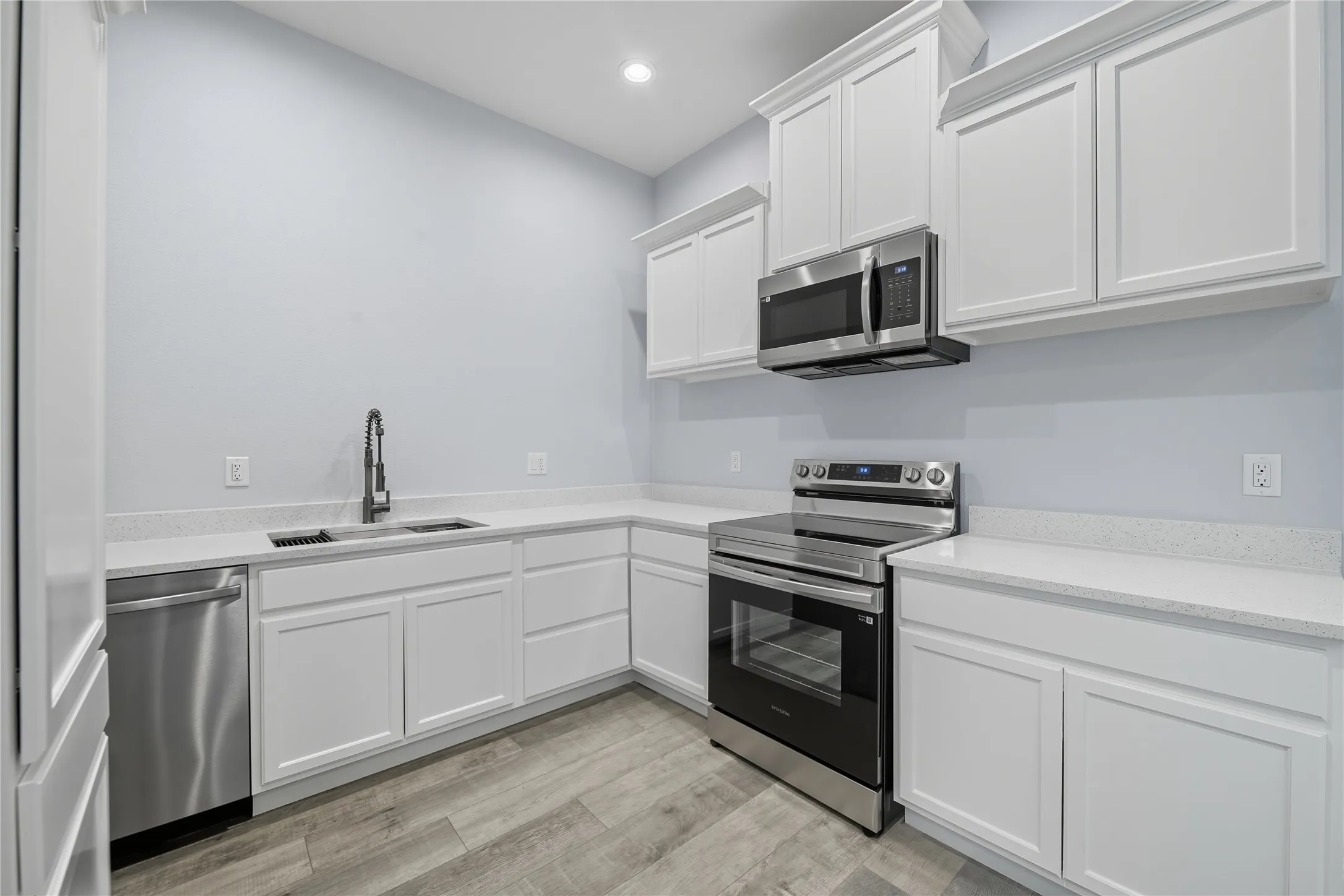 Single Family Residence For Rent in Tarrant County , 914 E Tucker Street, Fort Worth, Texas 76104, 2 Bedroom, 2 Bathroom, Garage spaces, 1,219 Sqft, built in 2025, mls#21395143, Real Estate Agent in Fort Worth, Homes For Rent in Tarrant county, Homes For Rent in Fort Worth, Realtor in Fort Worth Texas, Real Estate Brokerage Independent Realty Texas, Luminita Cordes Realtor