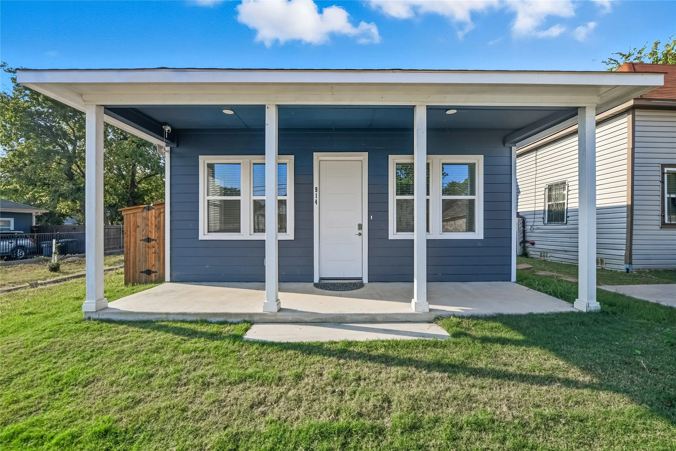 Single Family Residence For Rent in Tarrant County , 914 E Tucker Street, Fort Worth, Texas 76104, 2 Bedroom, 2 Bathroom, Garage spaces, 1,219 Sqft, built in 2025, mls#21395143, Real Estate Agent in Fort Worth, Homes For Rent in Tarrant county, Homes For Rent in Fort Worth, Realtor in Fort Worth Texas, Real Estate Brokerage Independent Realty Texas, Luminita Cordes Realtor