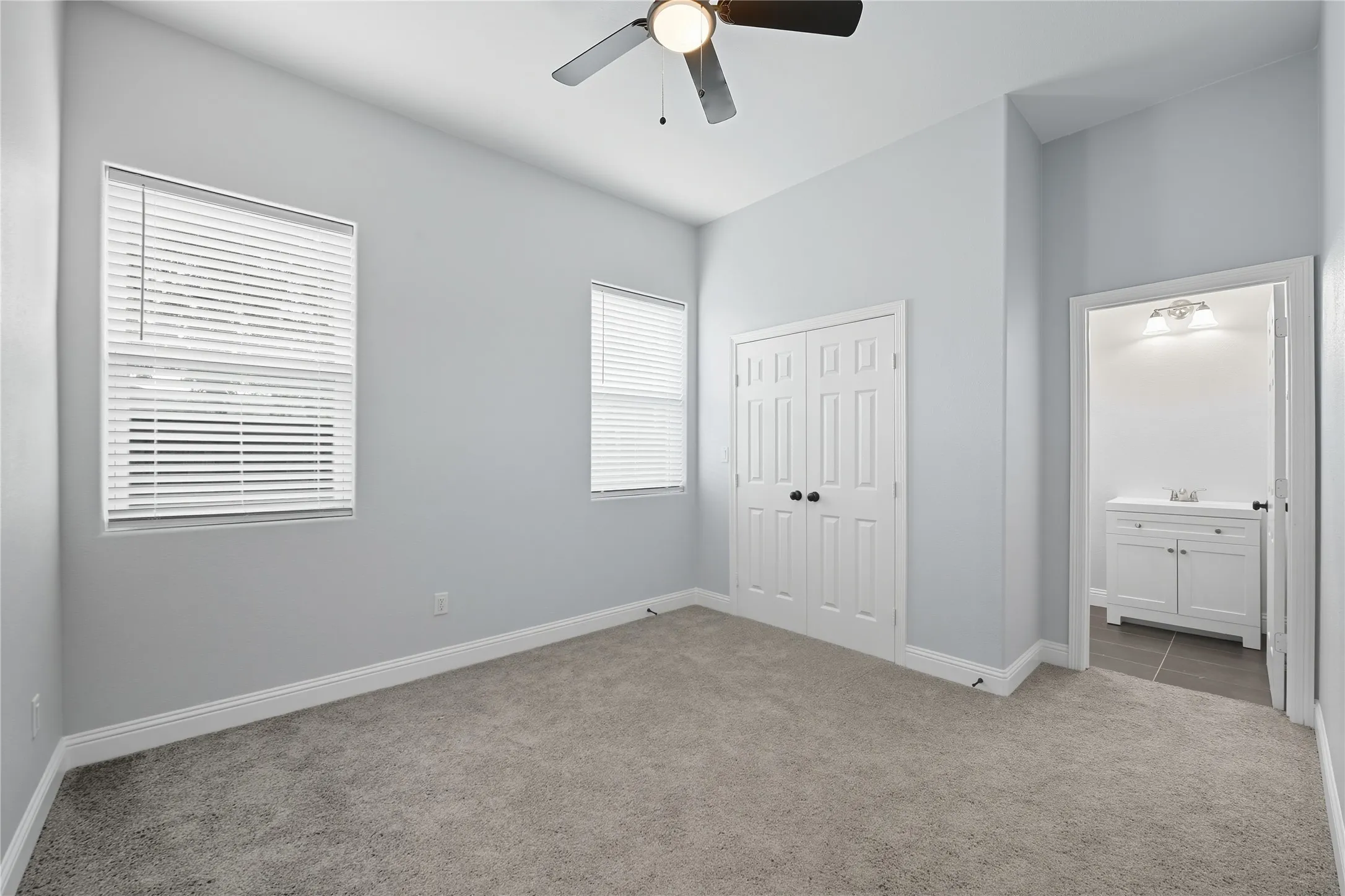 Single Family Residence For Rent in Tarrant County , 914 E Tucker Street, Fort Worth, Texas 76104, 2 Bedroom, 2 Bathroom, Garage spaces, 1,219 Sqft, built in 2025, mls#21395143, Real Estate Agent in Fort Worth, Homes For Rent in Tarrant county, Homes For Rent in Fort Worth, Realtor in Fort Worth Texas, Real Estate Brokerage Independent Realty Texas, Luminita Cordes Realtor